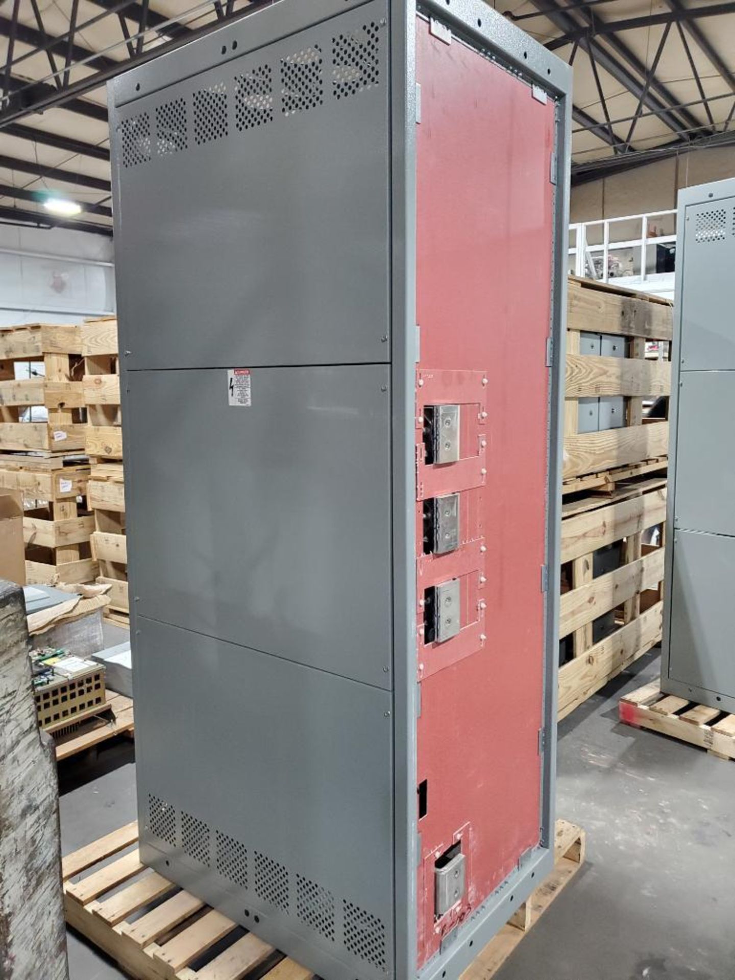 2000amp ABB ReliaGear neXT panel board. Catalog IN3220SC3B32S w/ 12 assorted ABB breakers. - Bild 8 aus 14