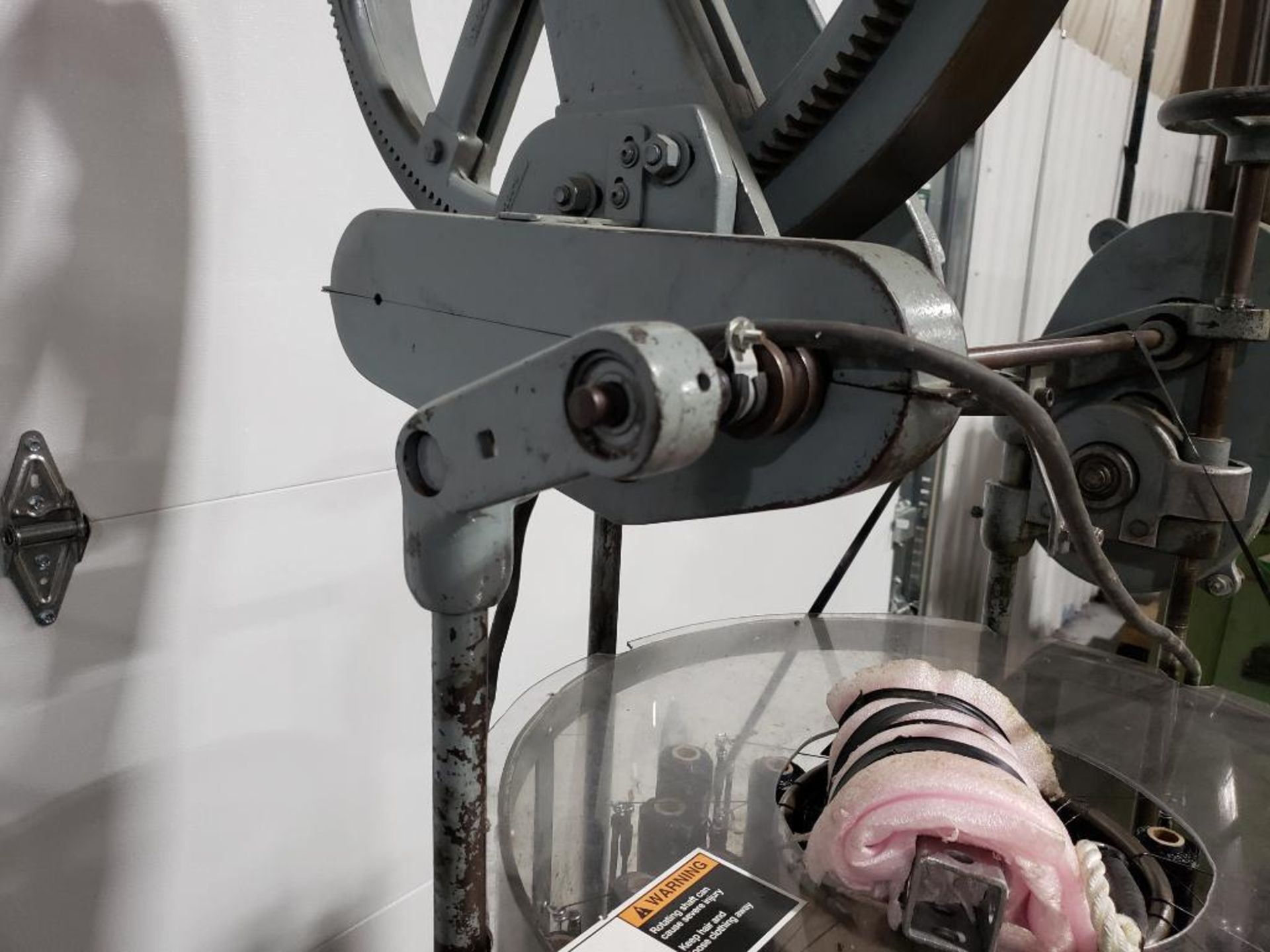 New England Butt vertical wire harness braiding machine. - Image 5 of 27