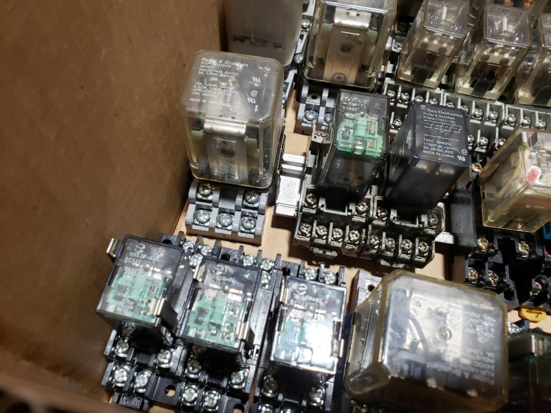 Large assortment of relays. - Image 7 of 12