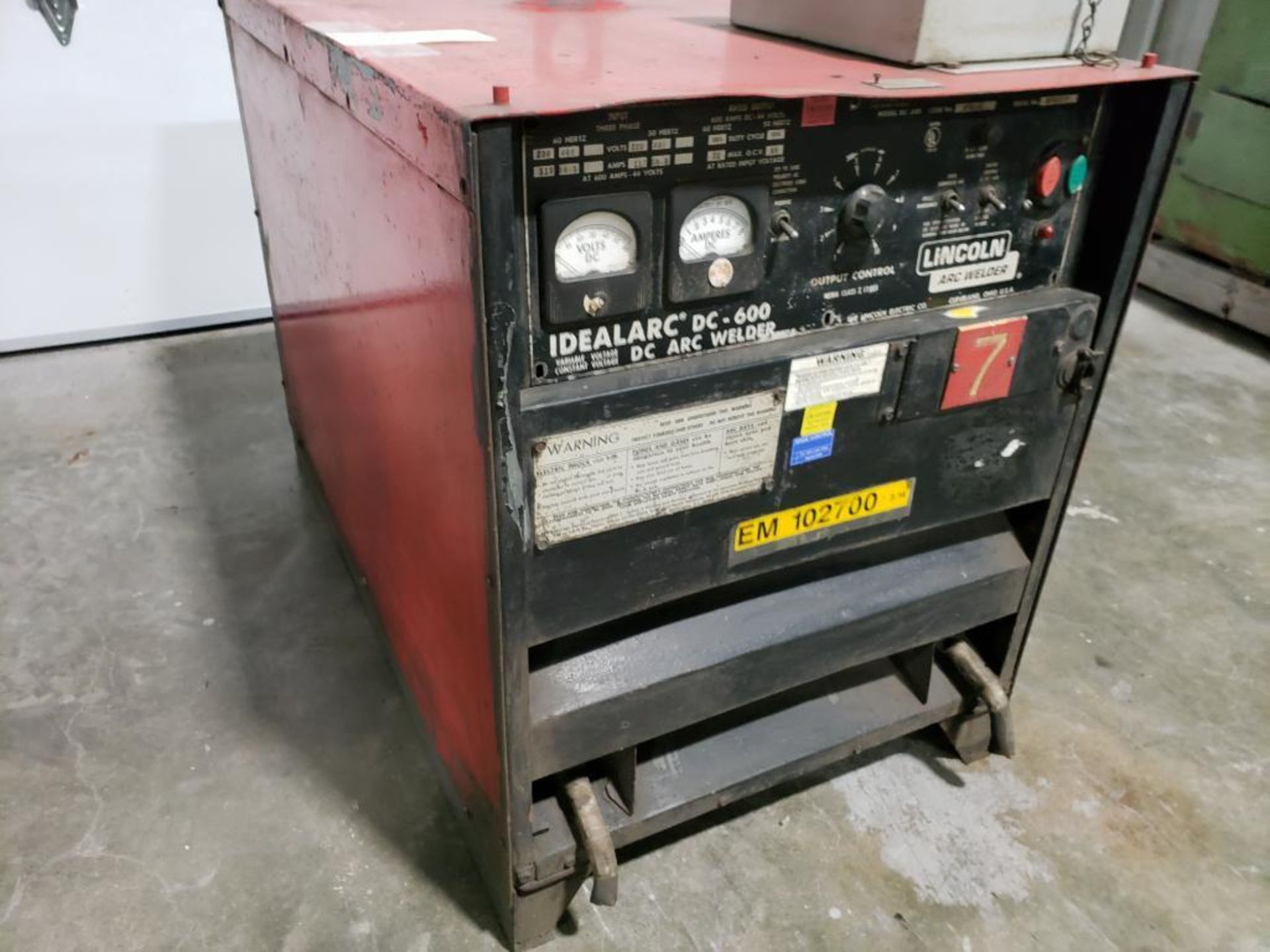 Lincoln Idealarc DC Arc Welder. Model DC-600. 220-230/440-460v 3 phase.