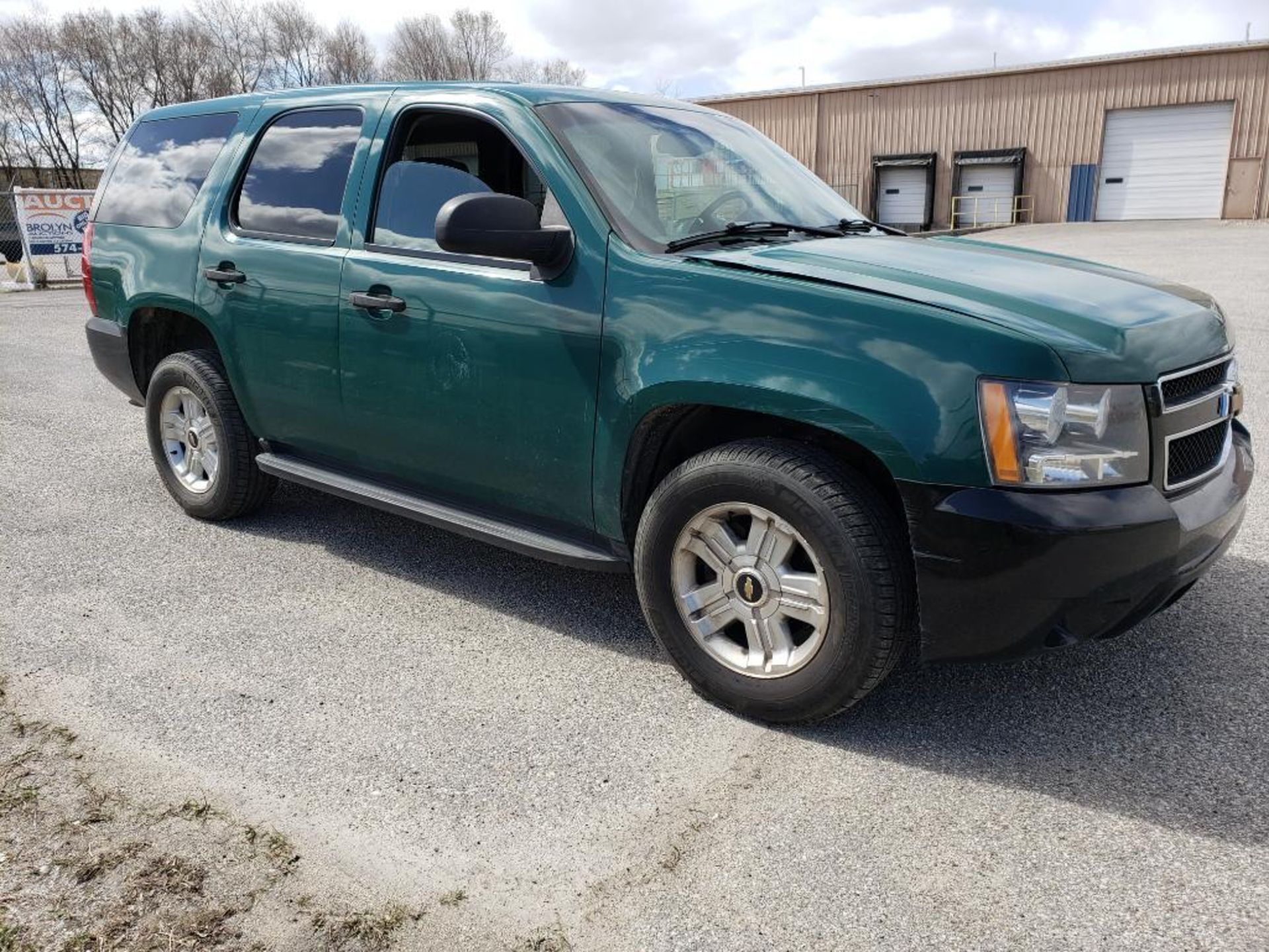 2007 Chevrolet Tahoe. 4WD. 5.3liter V8. Automatic transmission. - Image 5 of 45