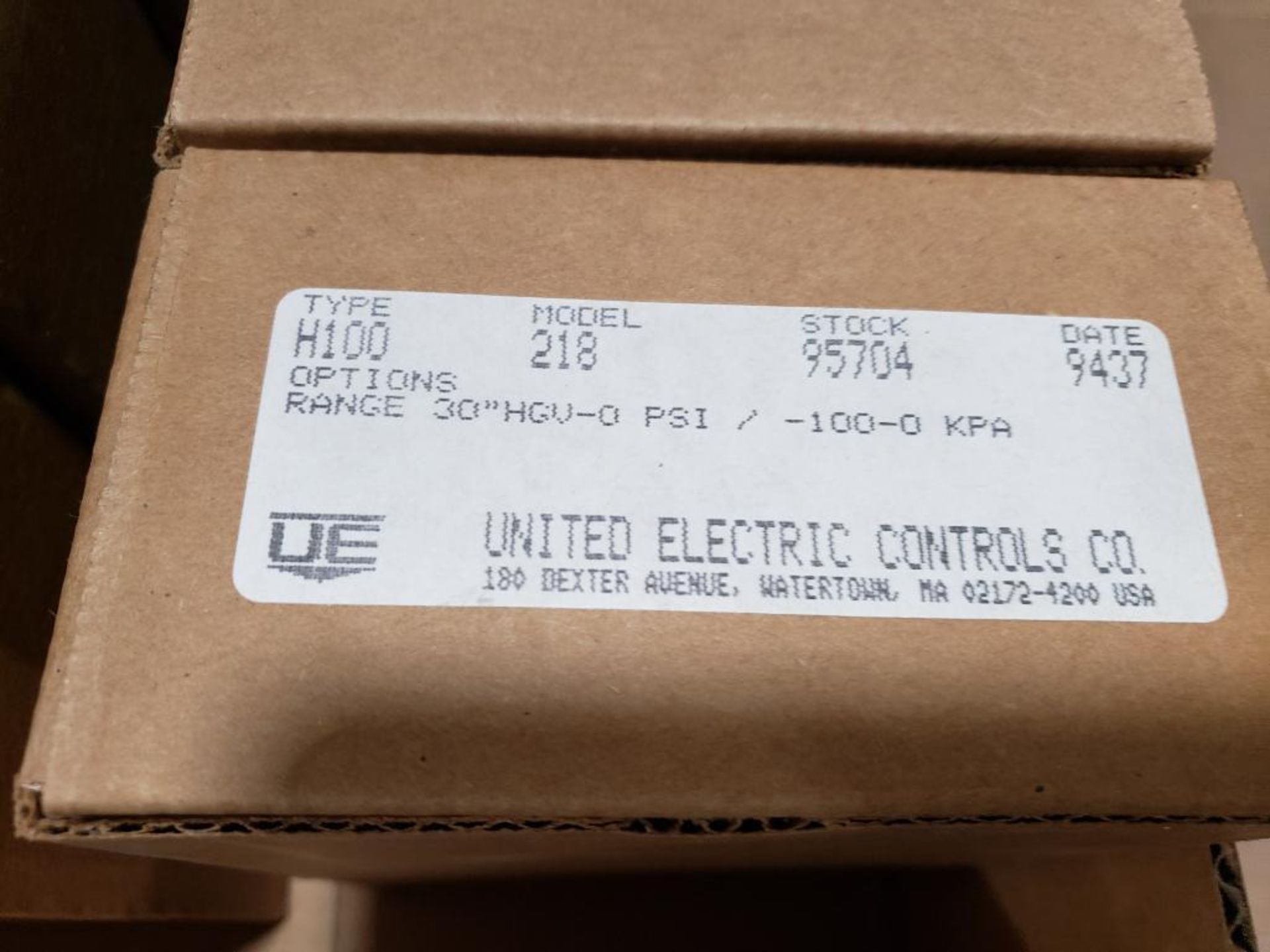 Qty 6 - UE pressure switch. Part number H100-218. - Image 2 of 6