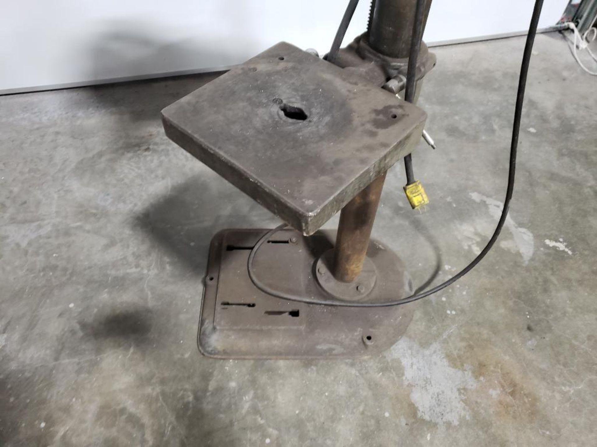 3/4hp Delta drill press. 110/220v single phase. - Image 3 of 12