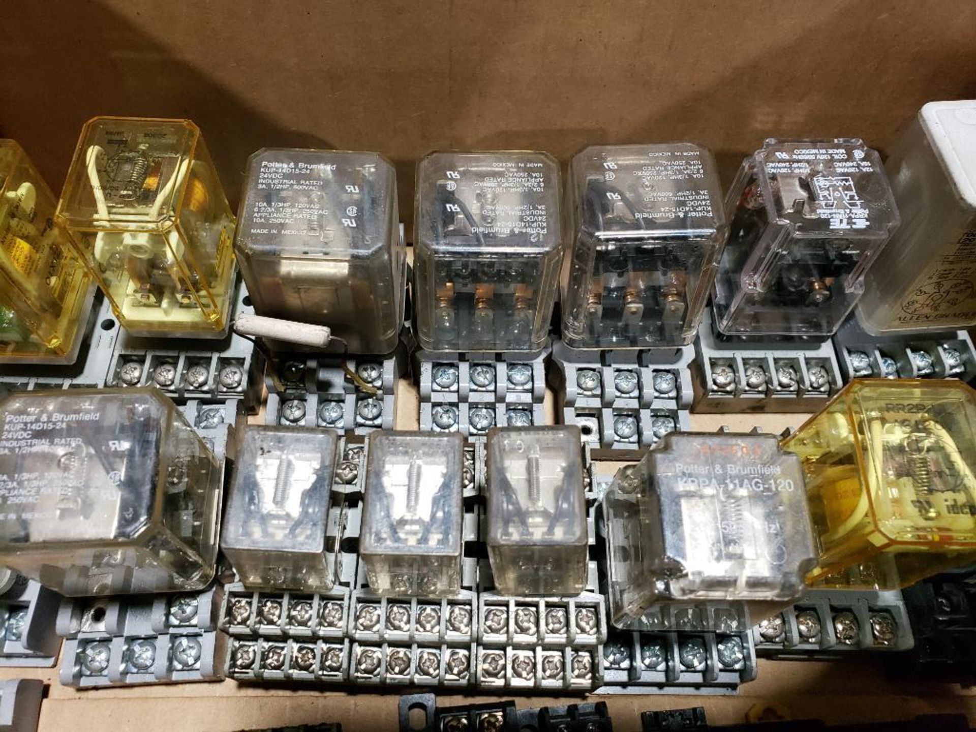 Large assortment of relays. - Image 3 of 12