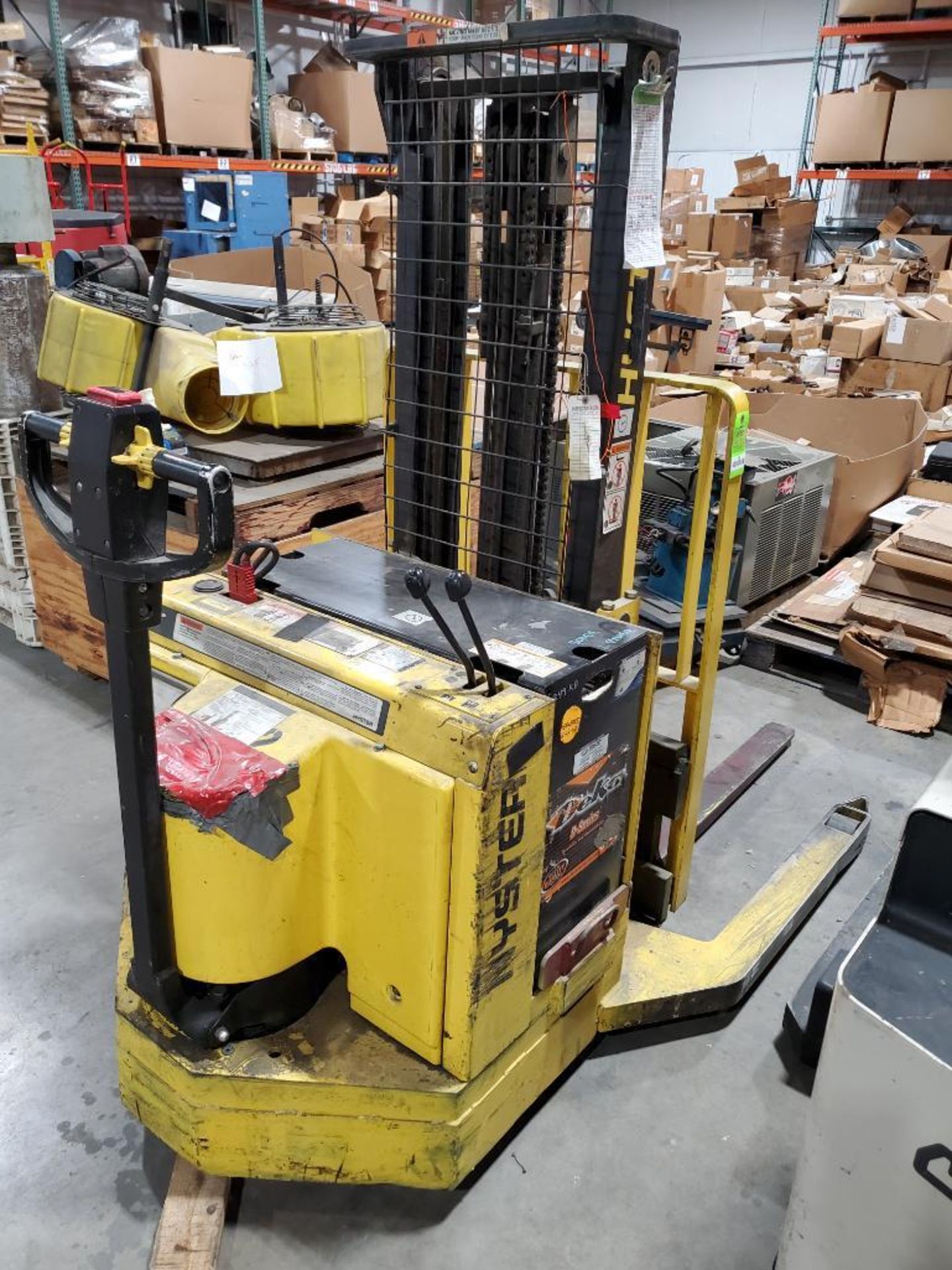 3800lb Hyster walk behind forklift. 24v electric. Model W40XTA. . Serial