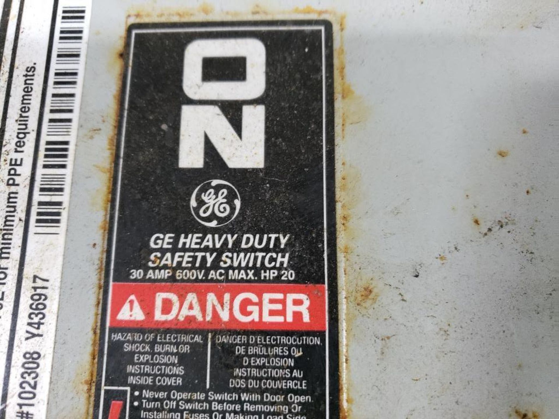 30amp GE heavy duty safety switch. - Image 2 of 4