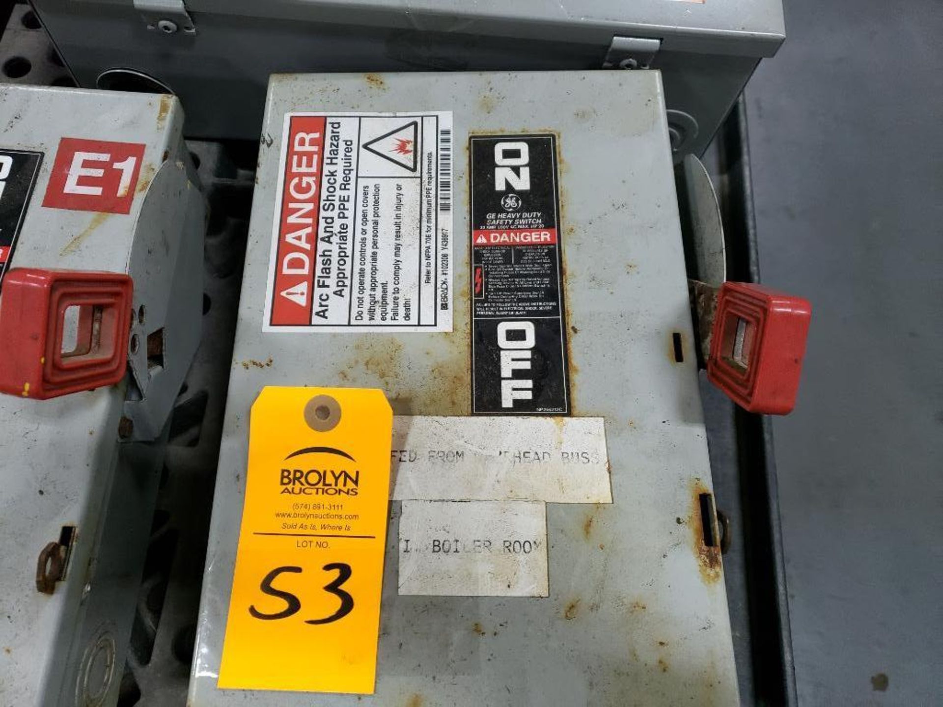 30amp GE heavy duty safety switch.