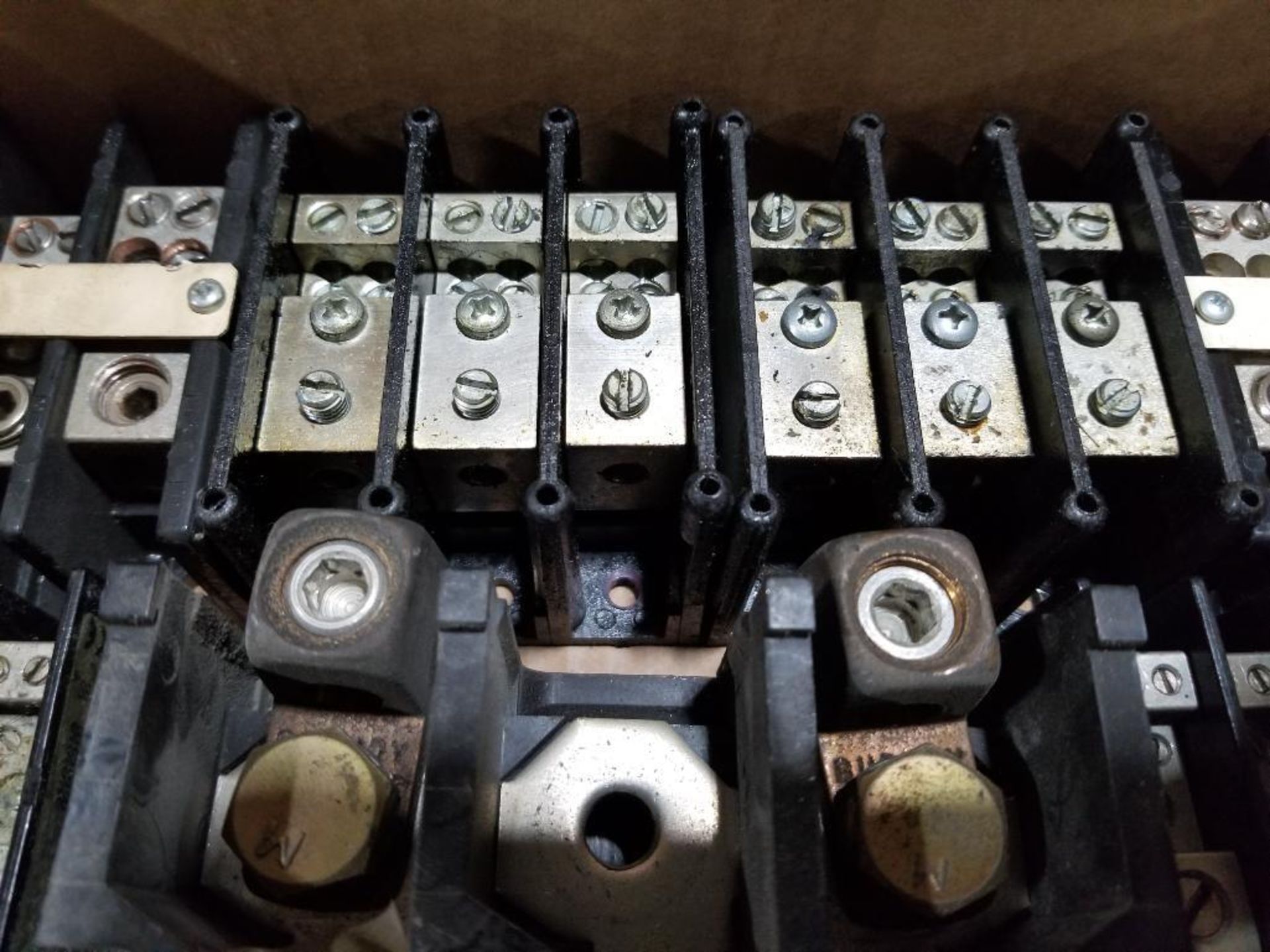 Assorted fuse holders and distribution lugs. - Image 3 of 9