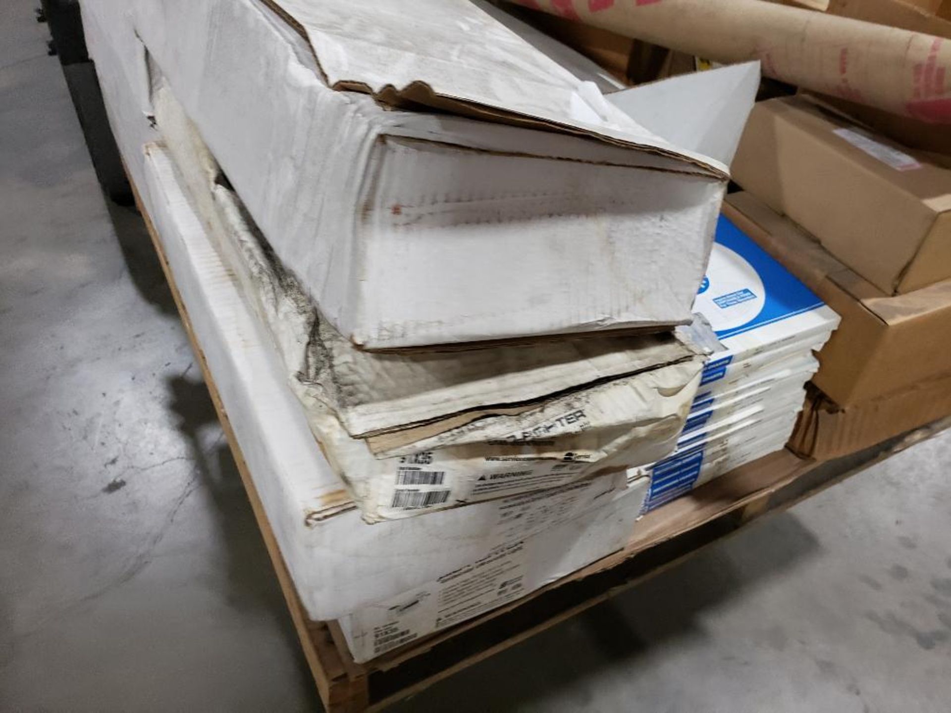 Pallet of assorted parts and hardware. - Image 10 of 13
