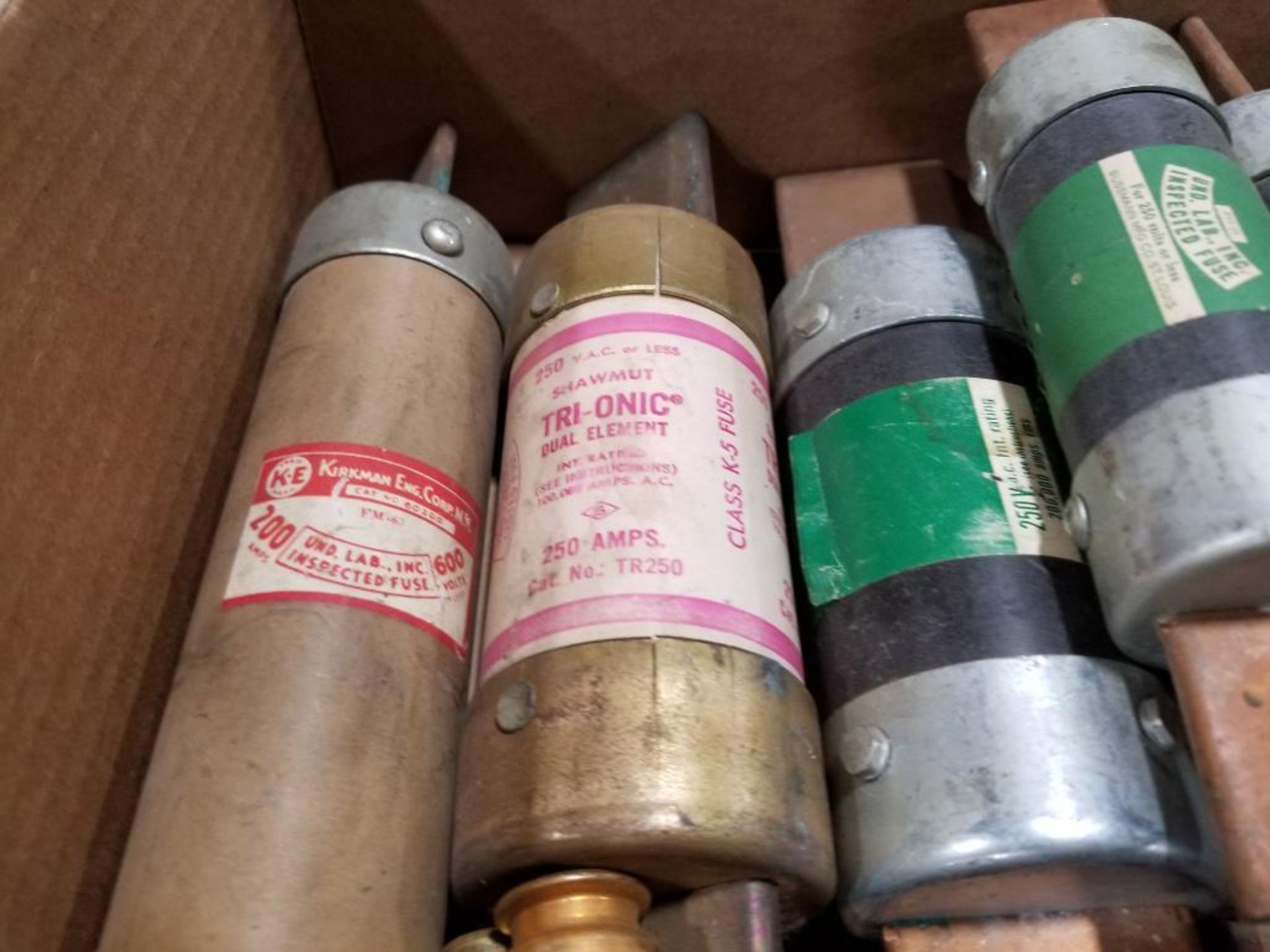 Assorted fuse holders and fuses. - Image 3 of 15