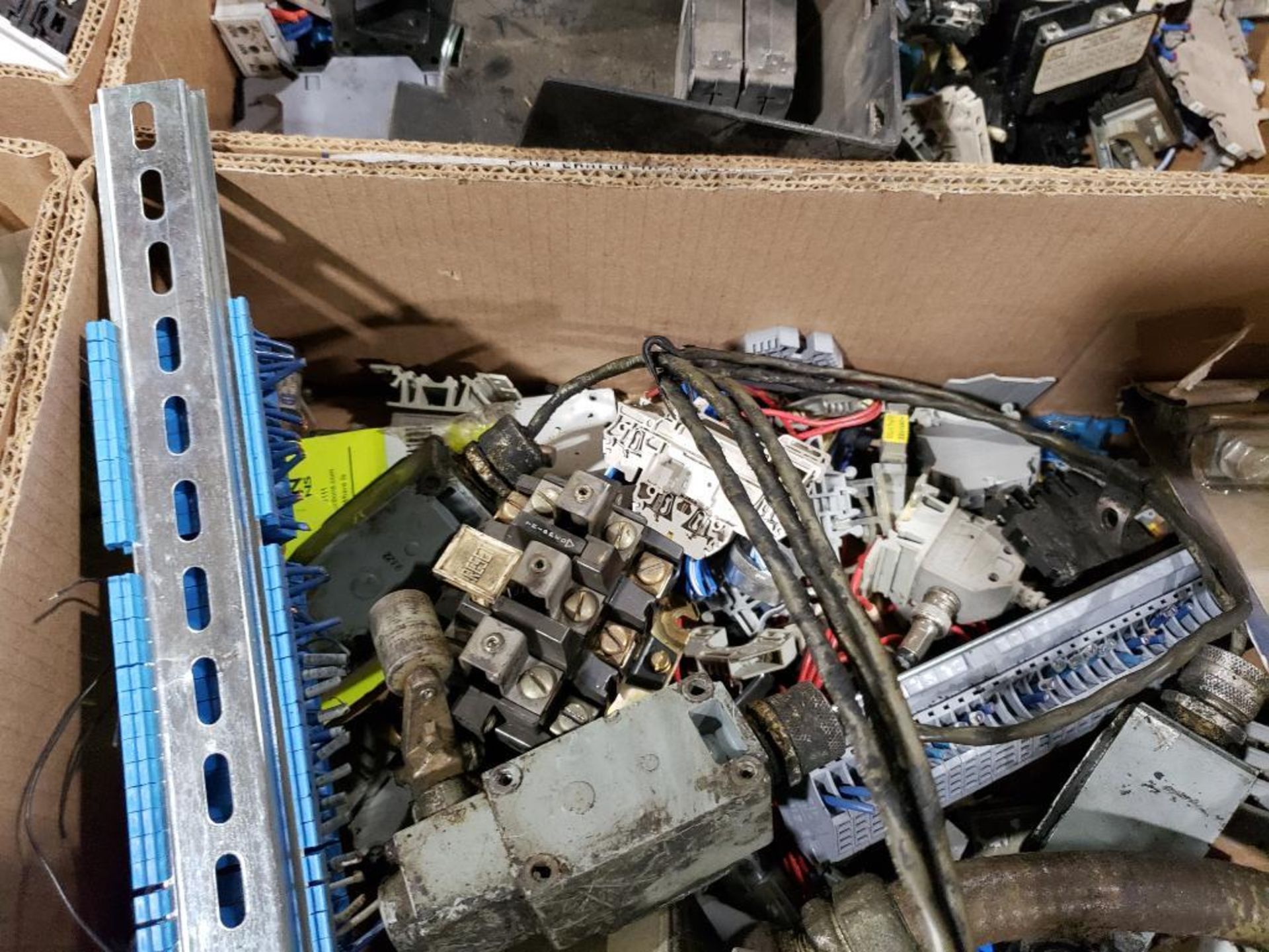 Pallet of assorted parts and electrical. - Image 6 of 14