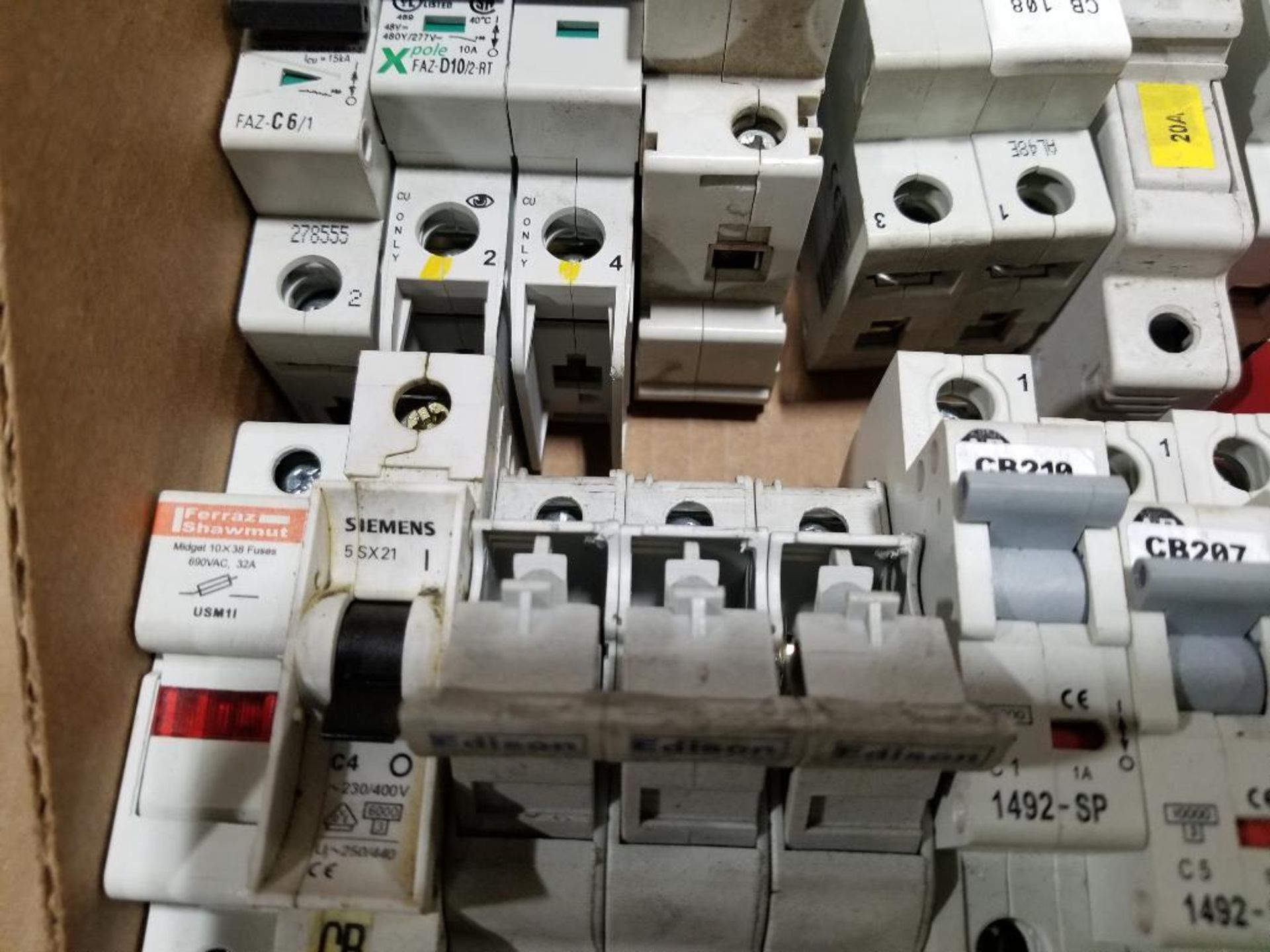 Large assortment of electrical and breakers. - Image 4 of 10