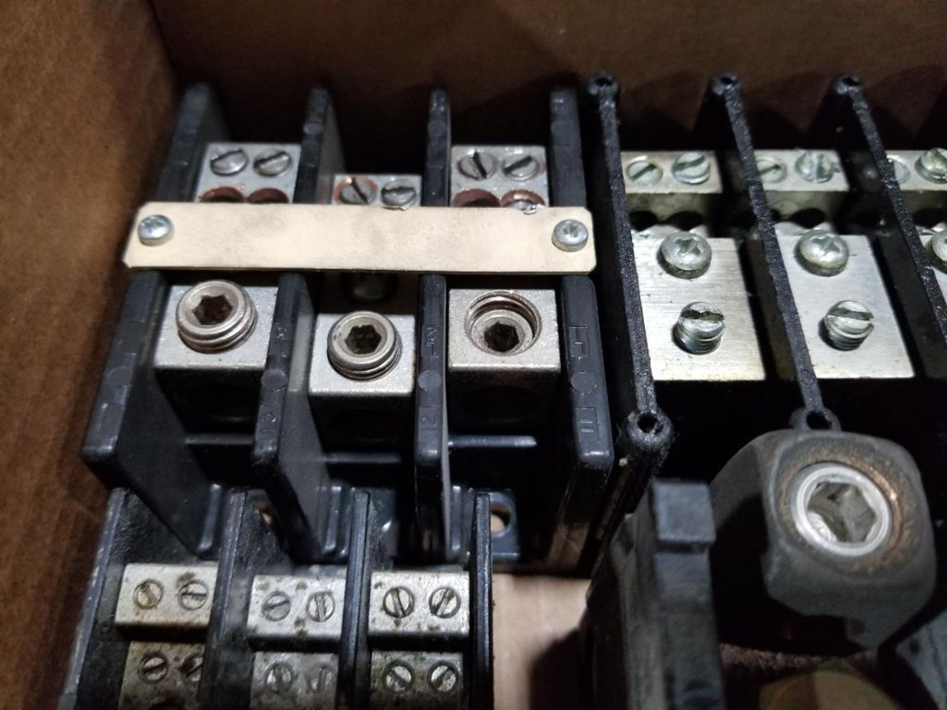 Assorted fuse holders and distribution lugs. - Image 2 of 9