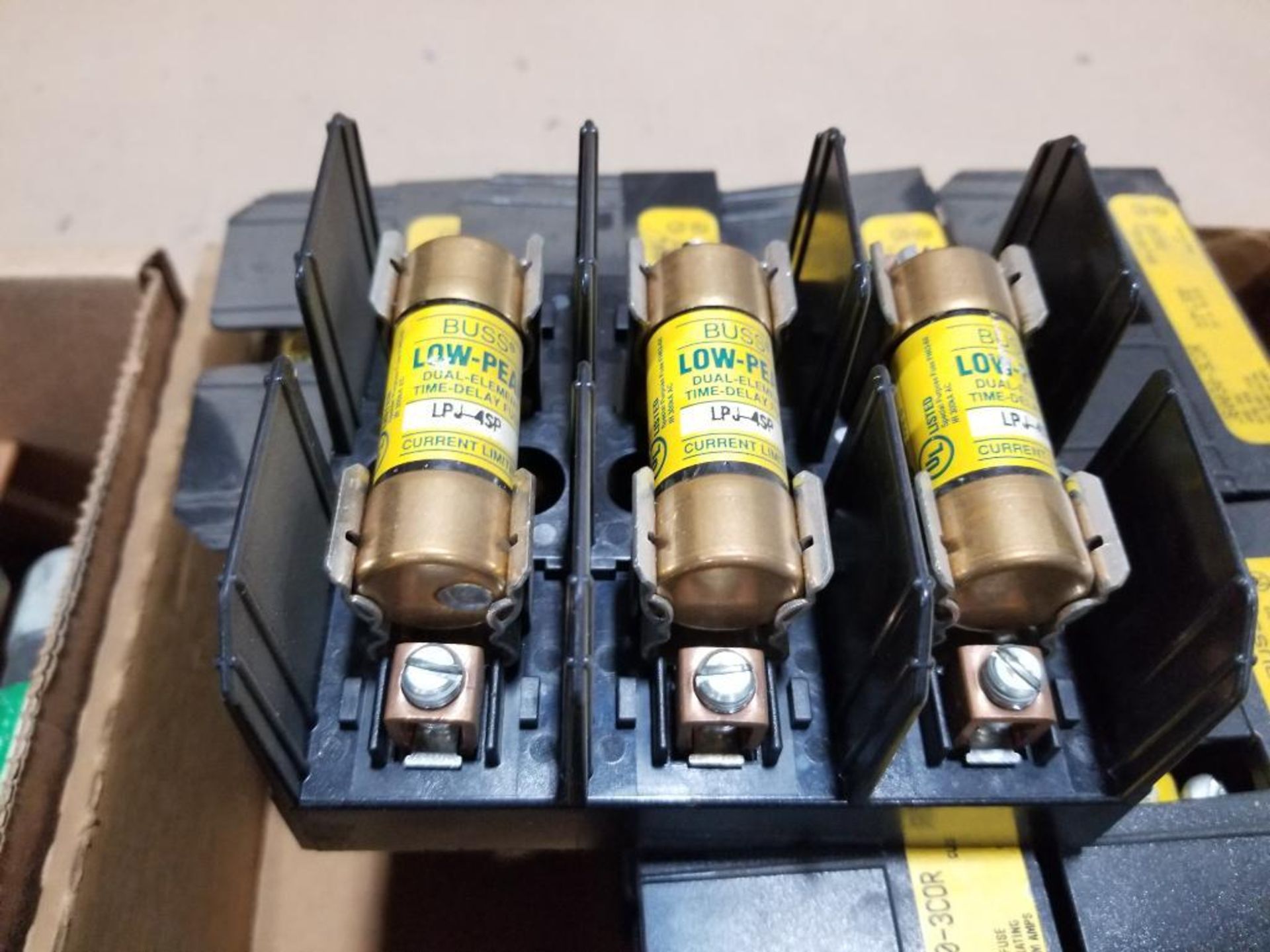 Assorted fuse holders and fuses. - Image 10 of 15