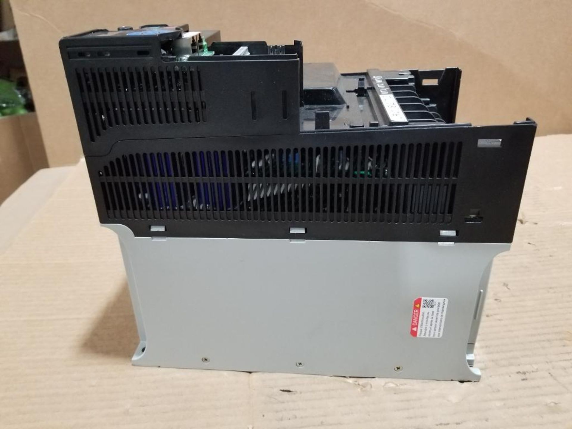 *Parts / Repairable* - Allen Bradley powerflex drive. Catalog 25B-D037N114. - Image 5 of 6