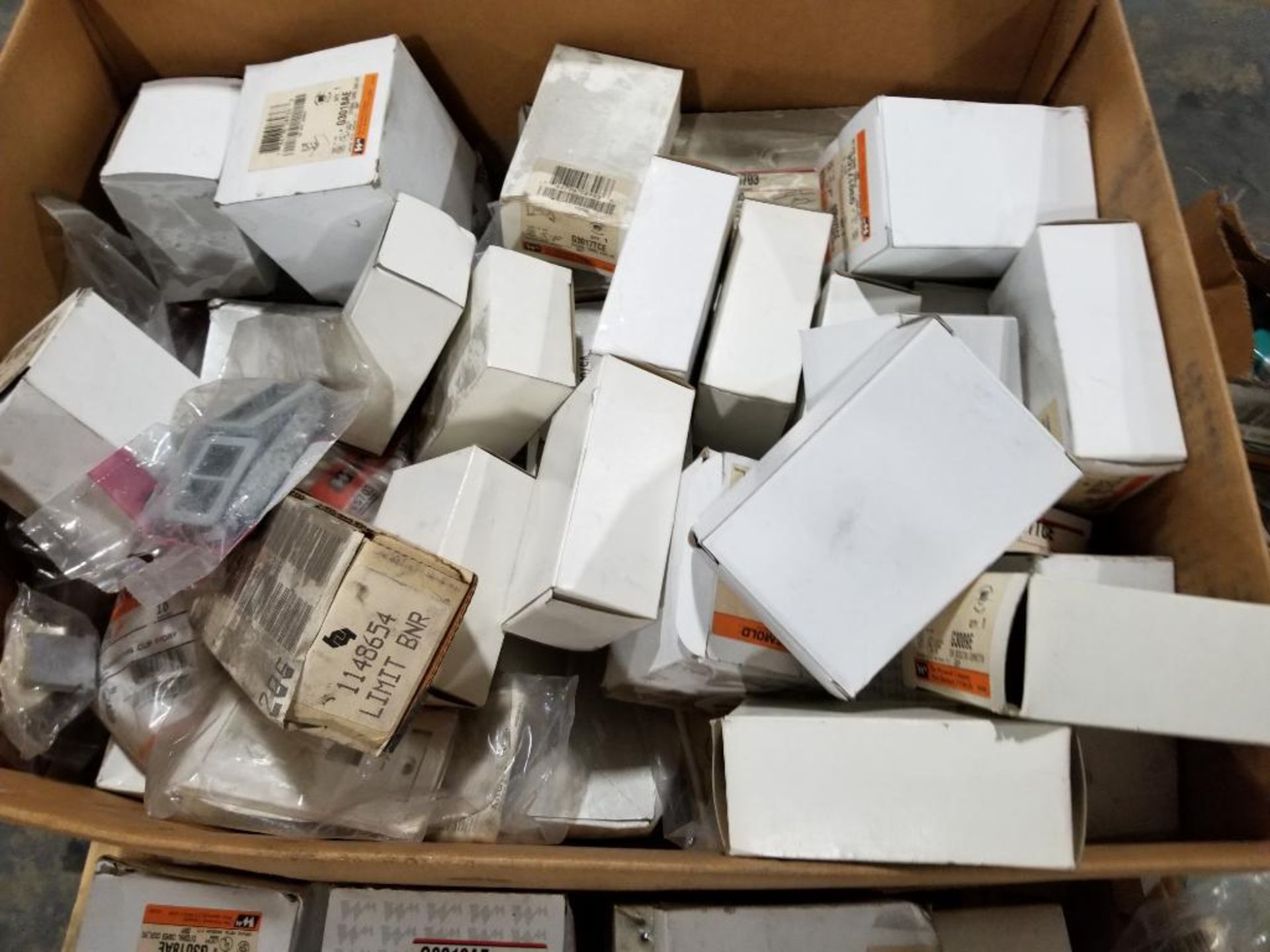 Pallet of assorted parts and hardware. - Image 15 of 18