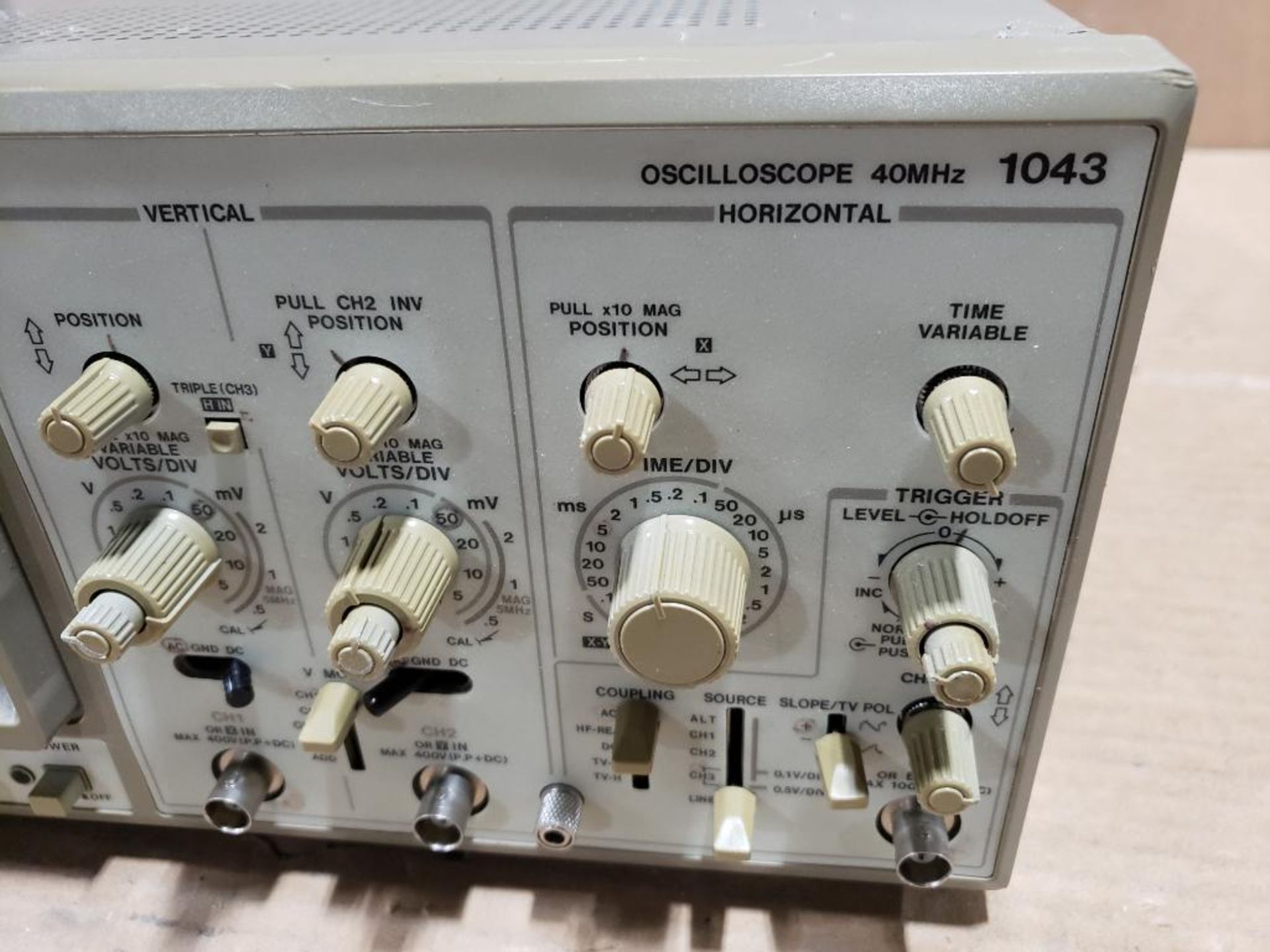 Leader Oscilloscope. Model 1043. - Image 2 of 9