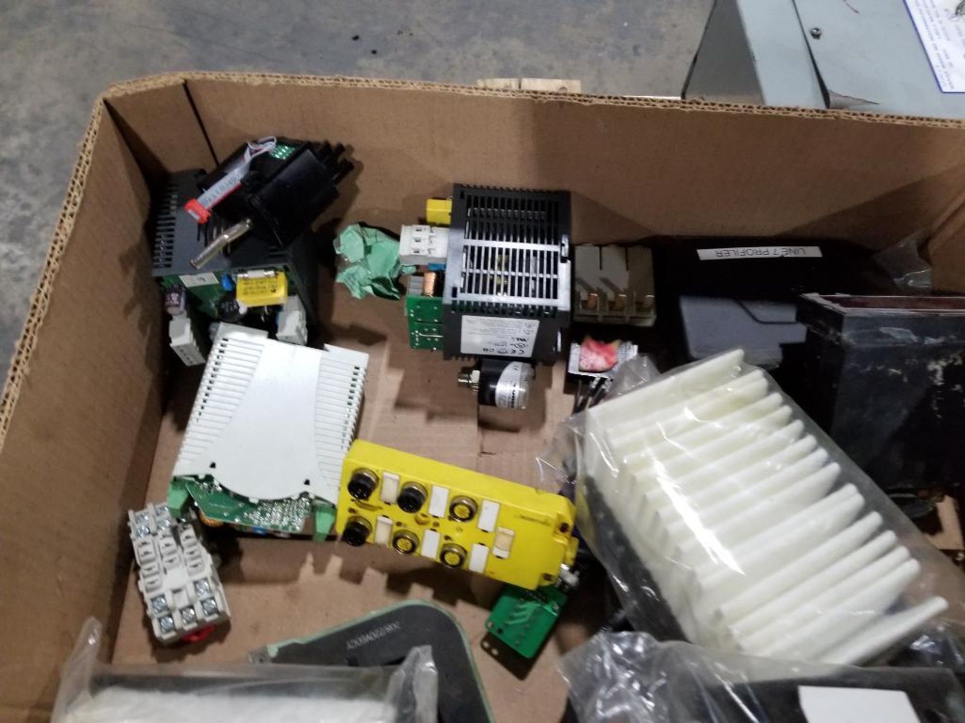 Pallet of assorted parts and hardware. - Image 21 of 23
