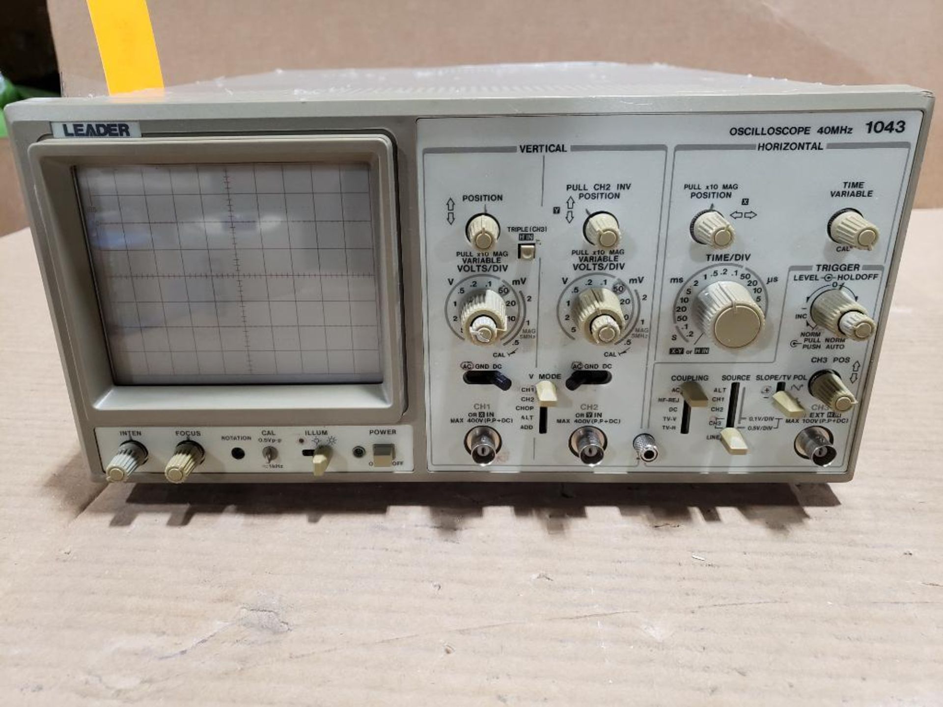 Leader Oscilloscope. Model 1043.