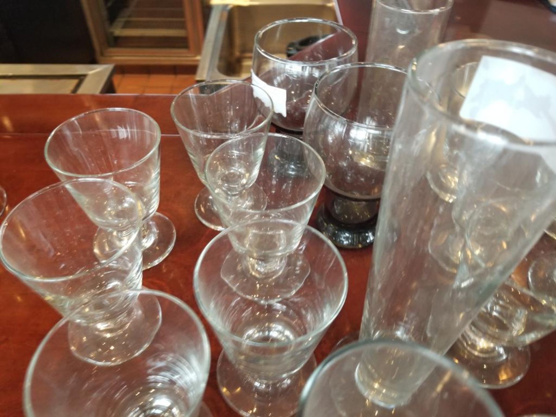 Large assortment of glassware. - Image 3 of 5
