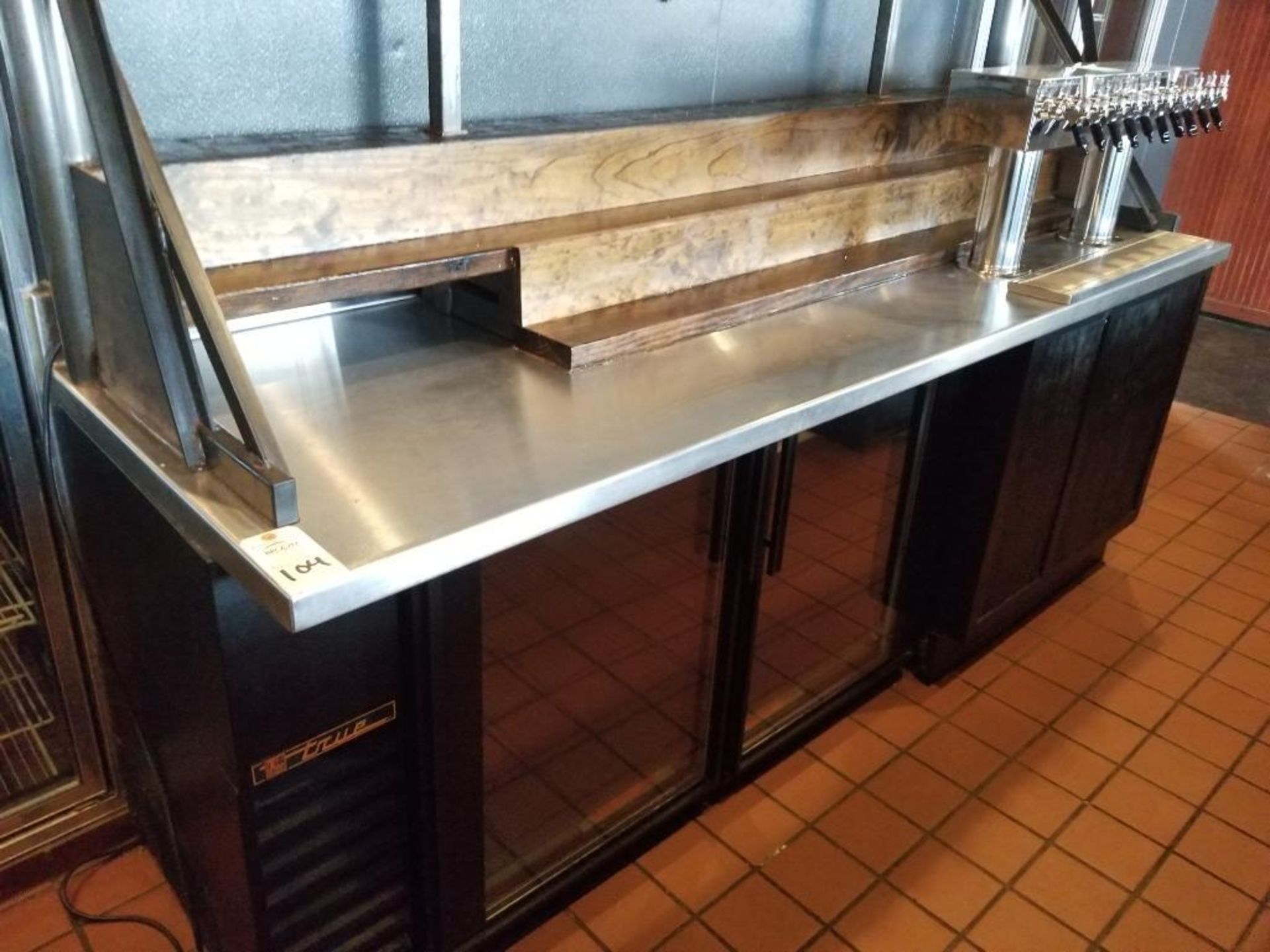 Back Bar and Cooler. 96" x 30' x 99" LxWxH. Tap is NOT included in this listing. - Image 16 of 17