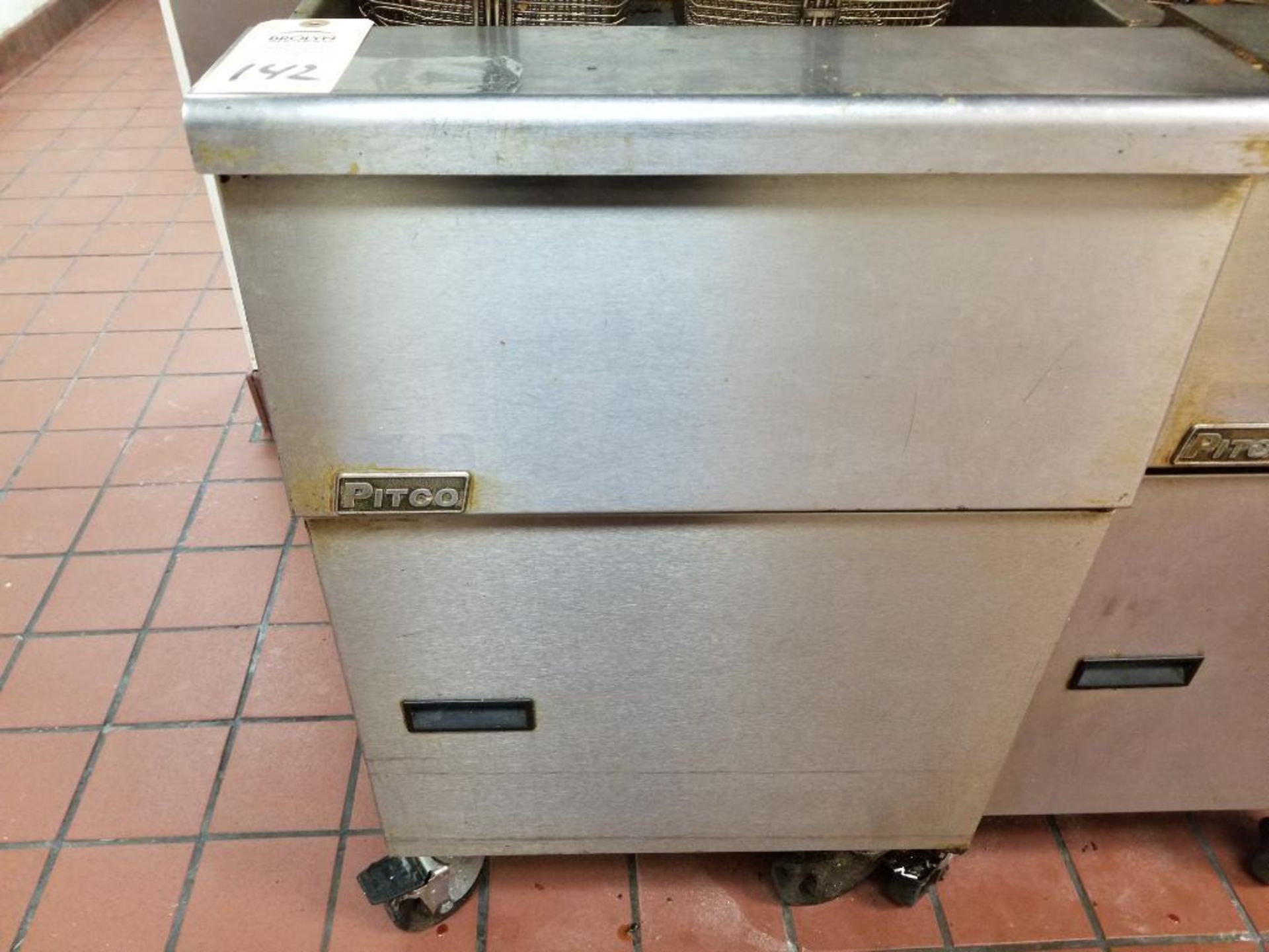 Pitco 2-bay fryer unit. - Image 2 of 7