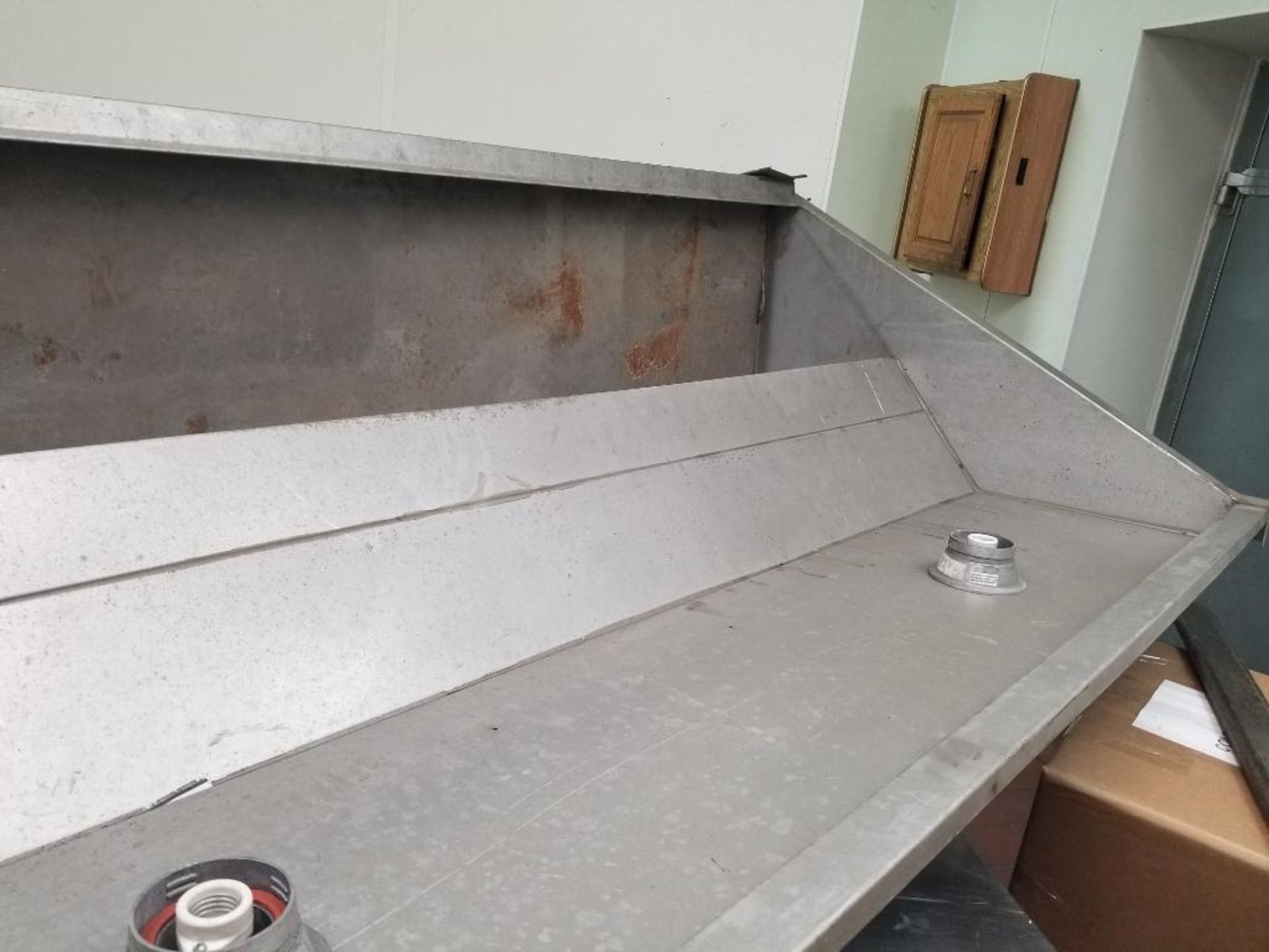 Commercial exhaust hood. 96in x 42in x 24in. - Image 4 of 5