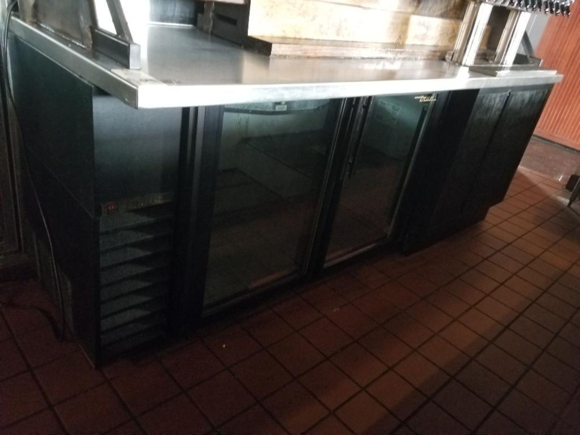 Back Bar and Cooler. 96" x 30' x 99" LxWxH. Tap is NOT included in this listing. - Image 2 of 17