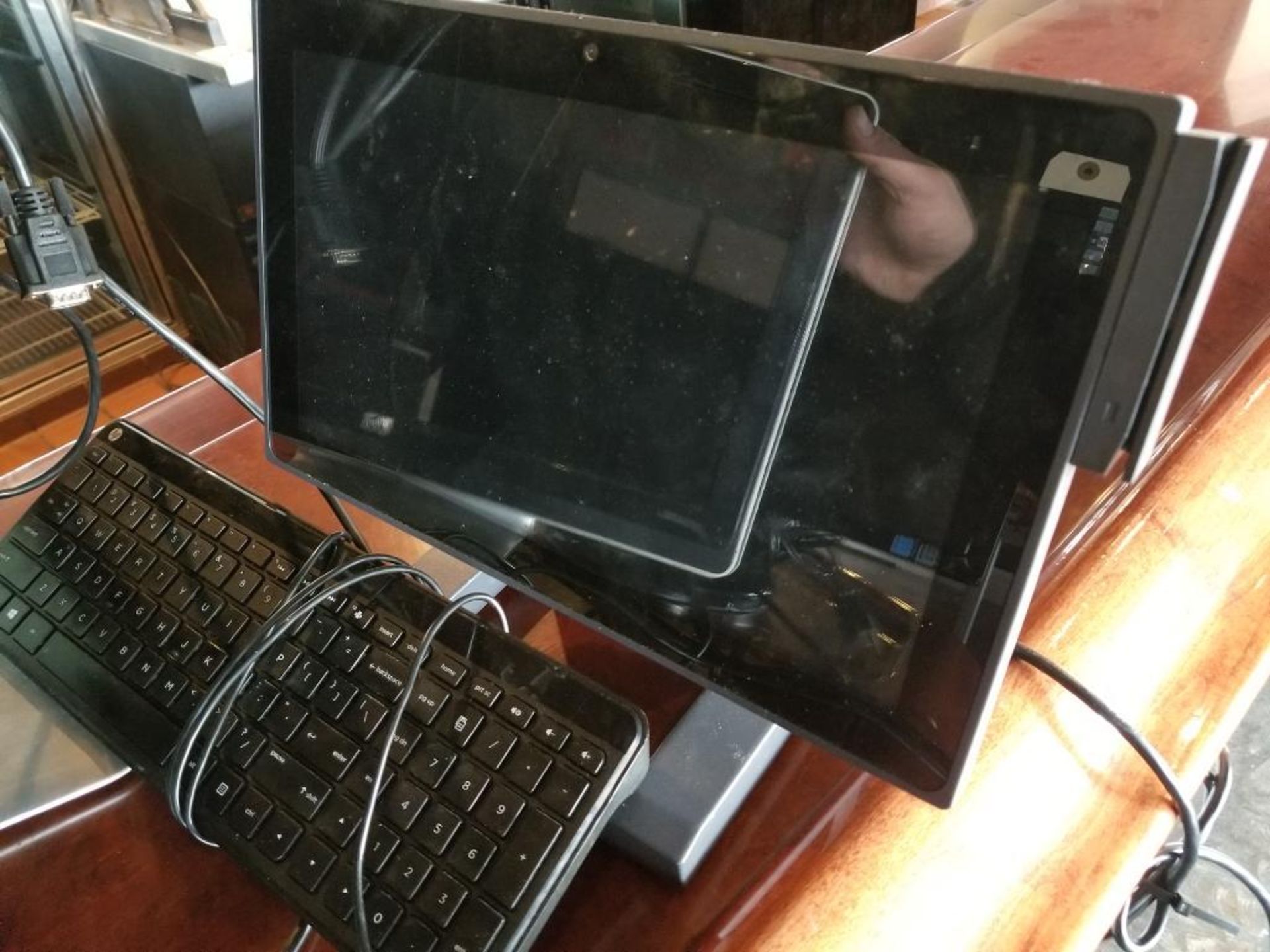 Assorted computer monitor, keyboard. - Bild 4 aus 6