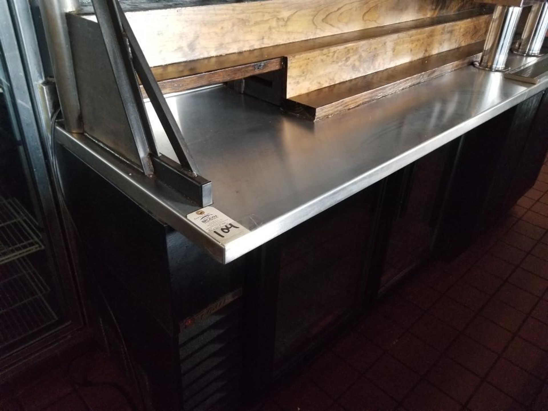 Back Bar and Cooler. 96" x 30' x 99" LxWxH. Tap is NOT included in this listing. - Image 14 of 17