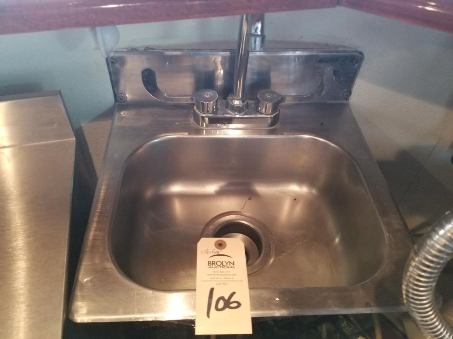 Stainless Steel wash sink. 17" x 15" x 16". - Image 2 of 3