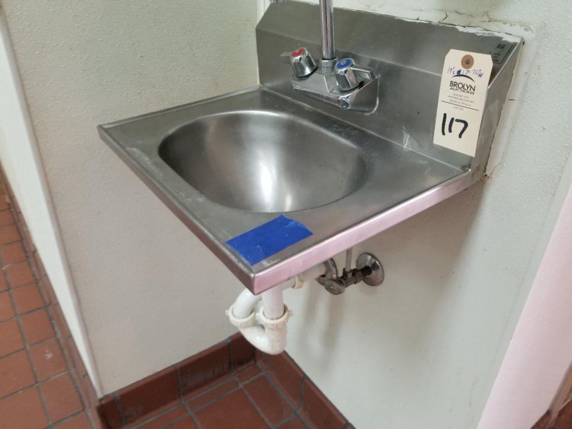 Stainless Steel wash sink. 19" x 17" x 20". - Image 5 of 5