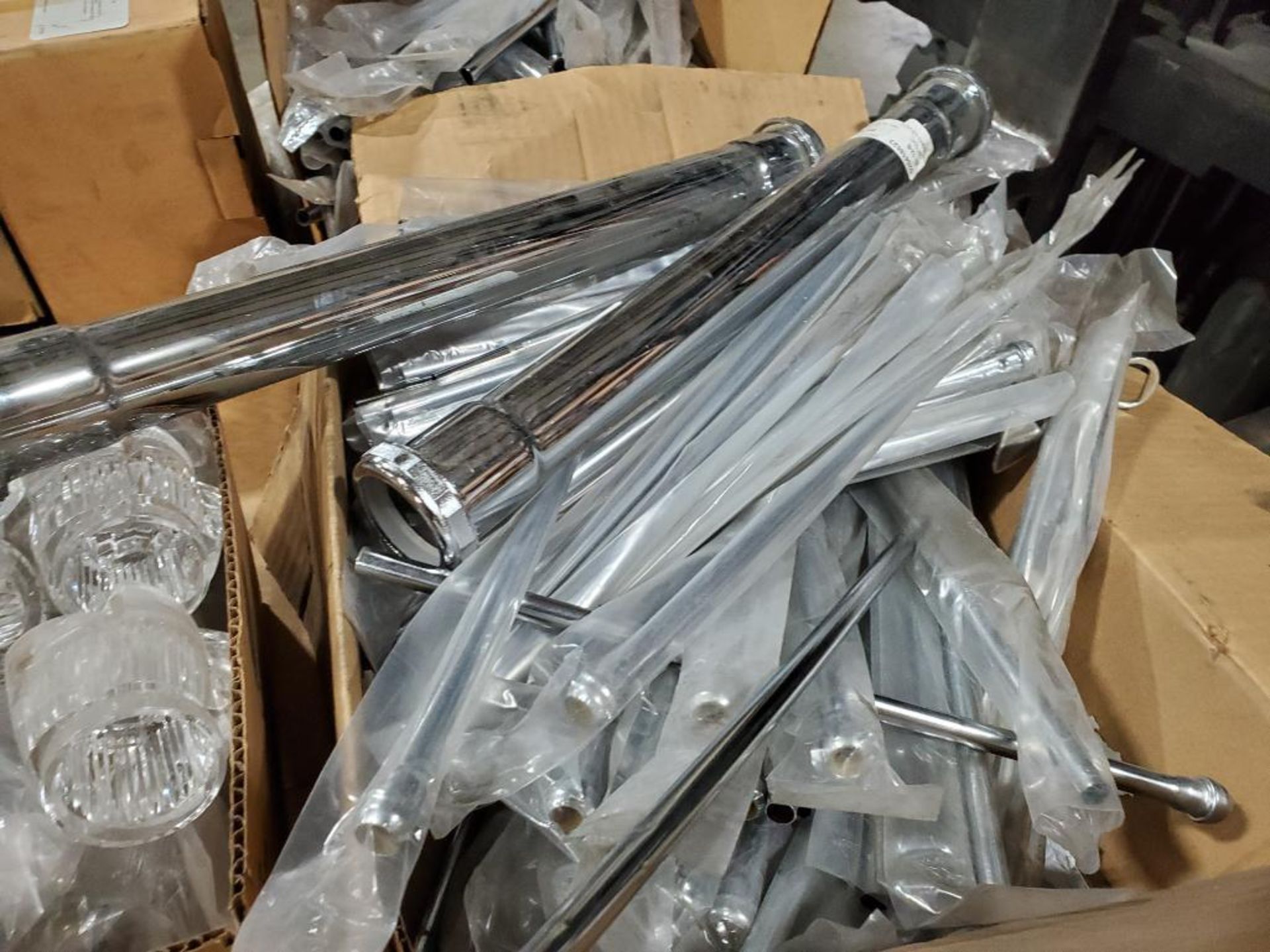 Pallet of assorted plumbing components. - Image 2 of 9