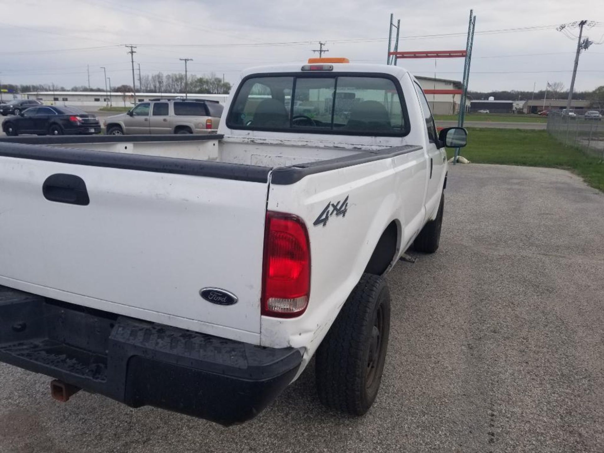 2006 - Ford F350 truck. 4wd. 5.4 V8. 94,221 miles. VIN #: 1FTWF31536EC32012 - Image 8 of 38