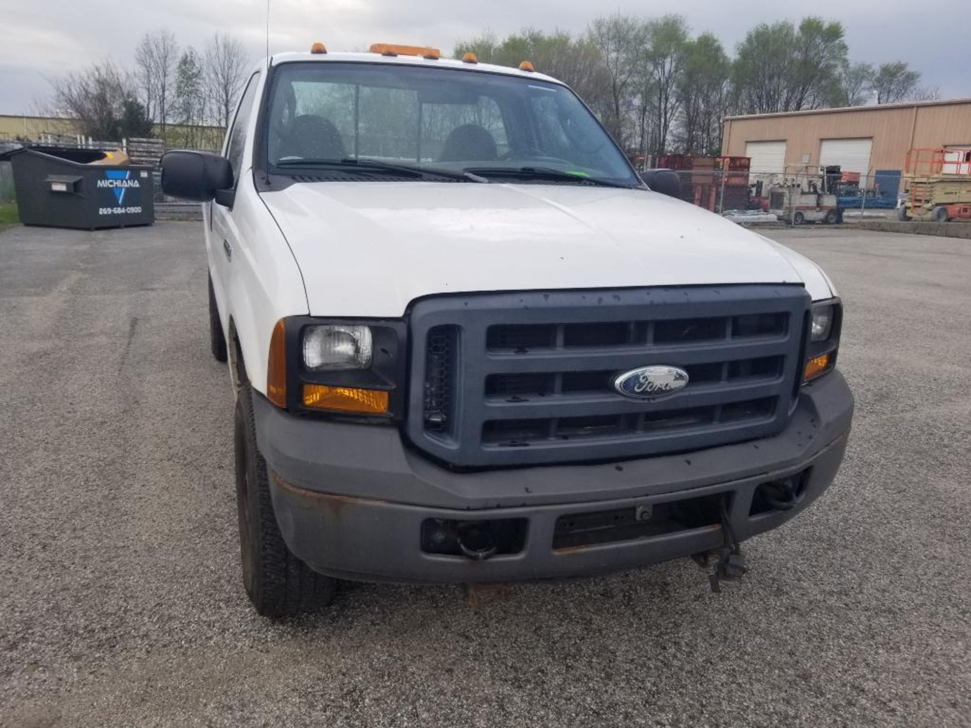 2006 - Ford F350 truck. 4wd. 5.4 V8. 94,221 miles. VIN #: 1FTWF31536EC32012 - Image 4 of 38