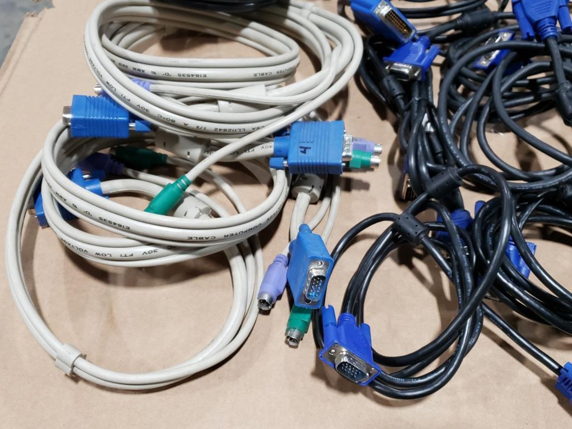 Large assortment of monitor cords. - Image 3 of 10