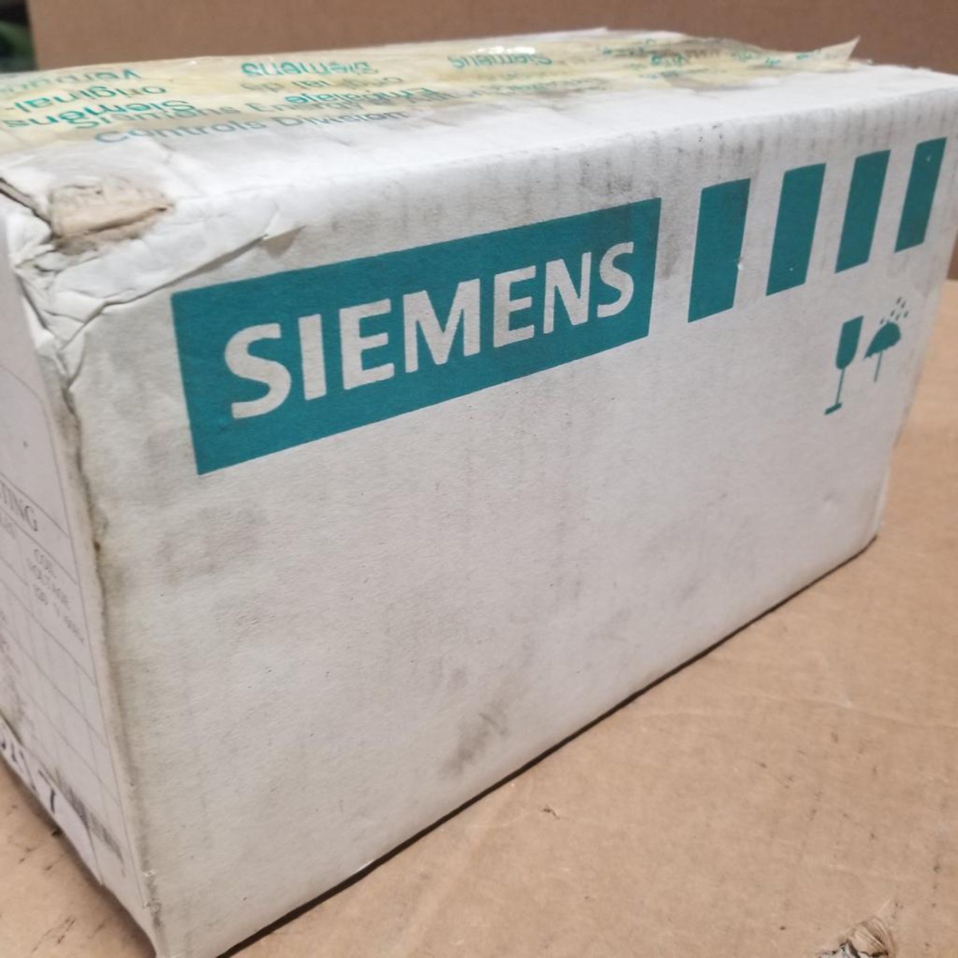 Siemens contactor lighting and heating. Part number CLHCG03120. - Image 2 of 4