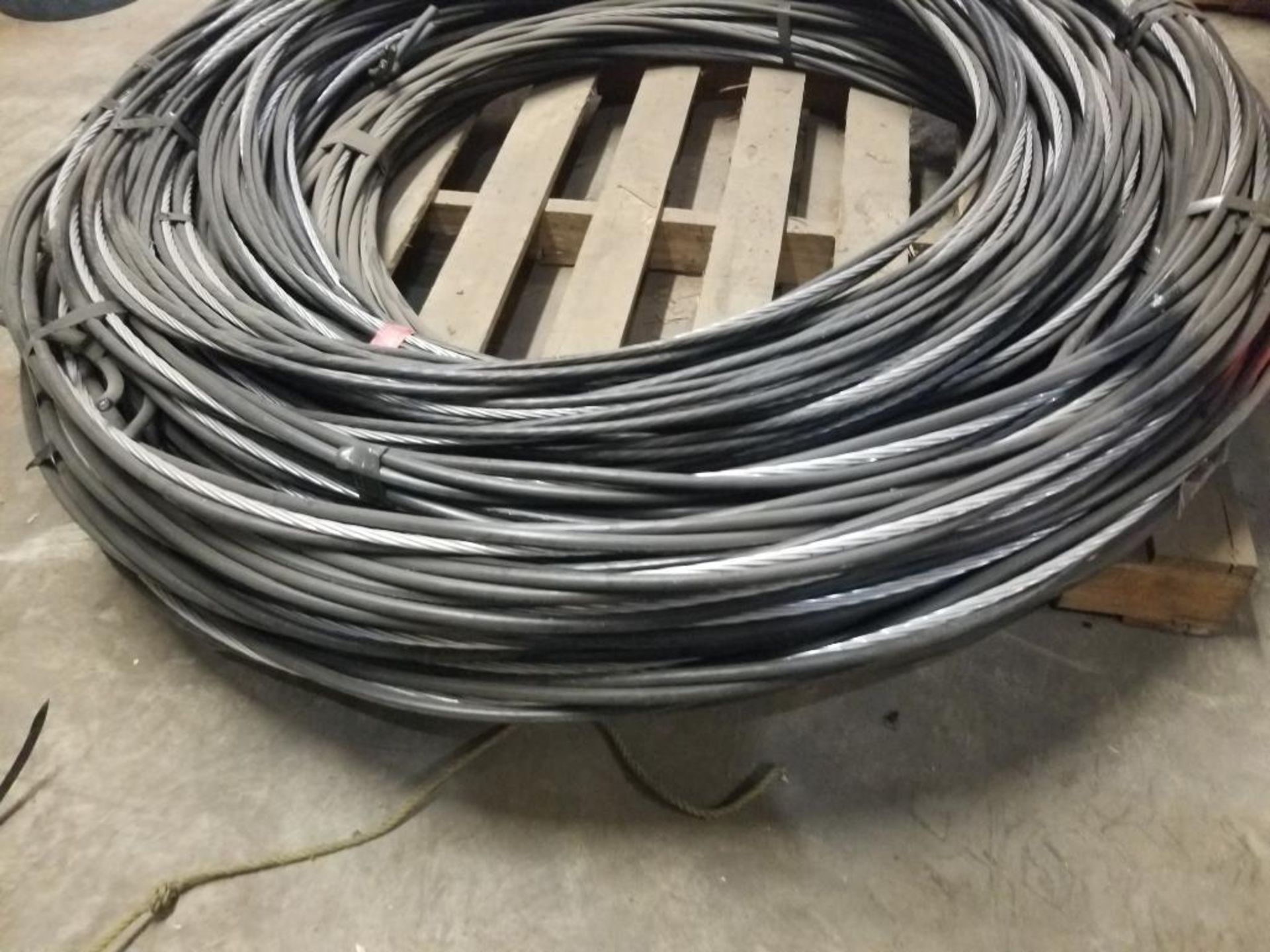 Pallet of wire. - Image 2 of 7