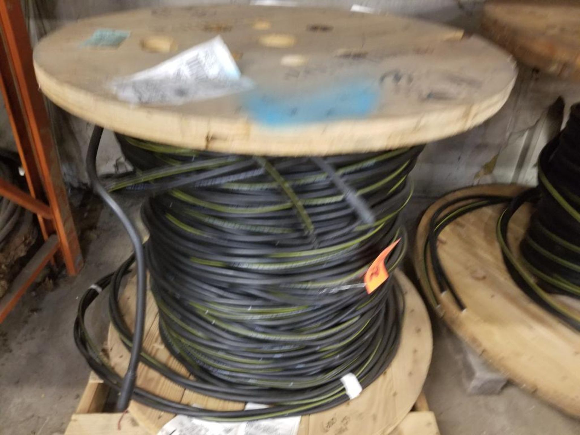 Spool of Southwire. Awg 1/0 AL, type use-2 60 MILS. 600v. - Image 6 of 8