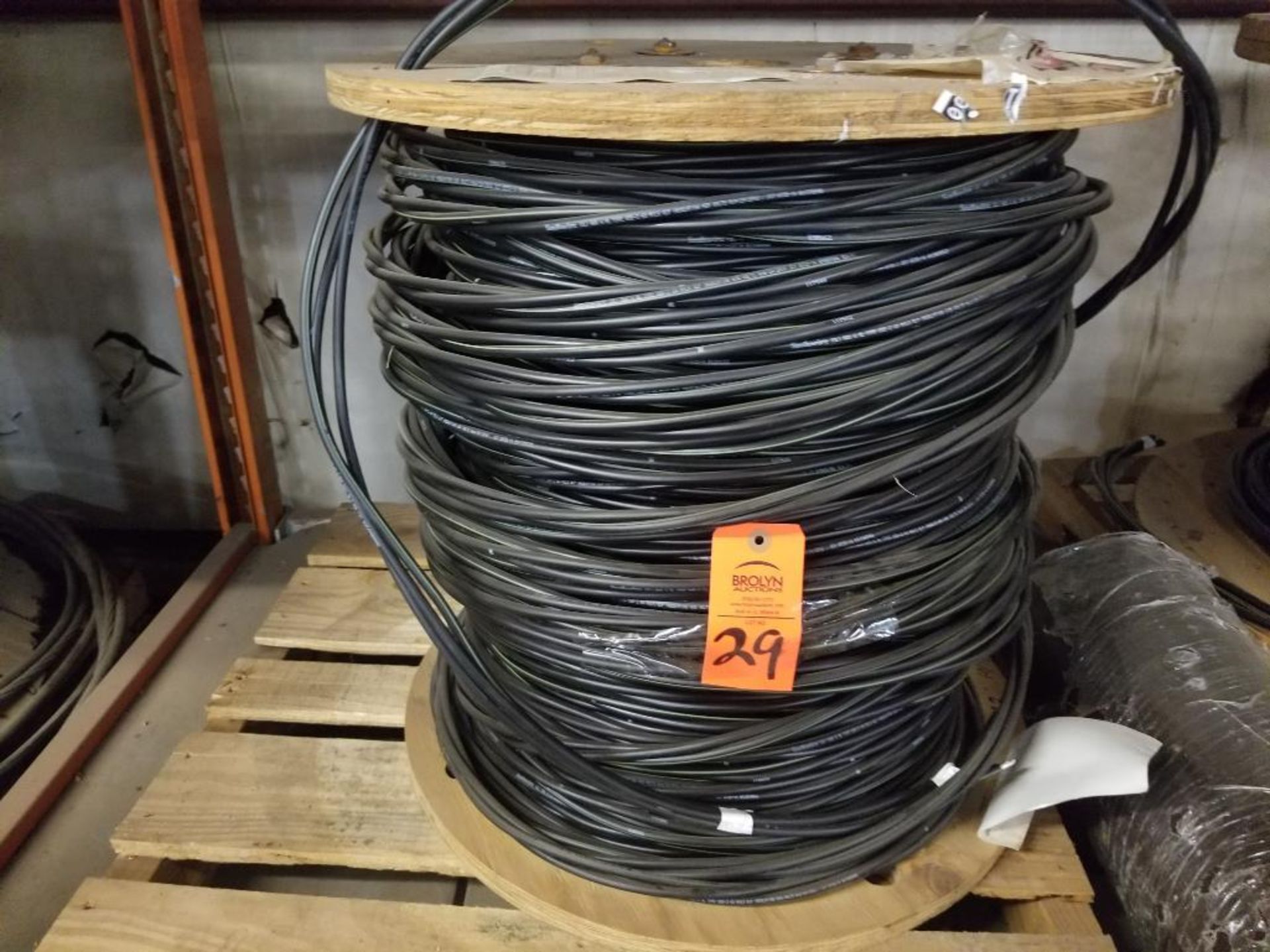 Spool of Southwire. Awg 6 AL, type use-2 60 MILS. 600v.