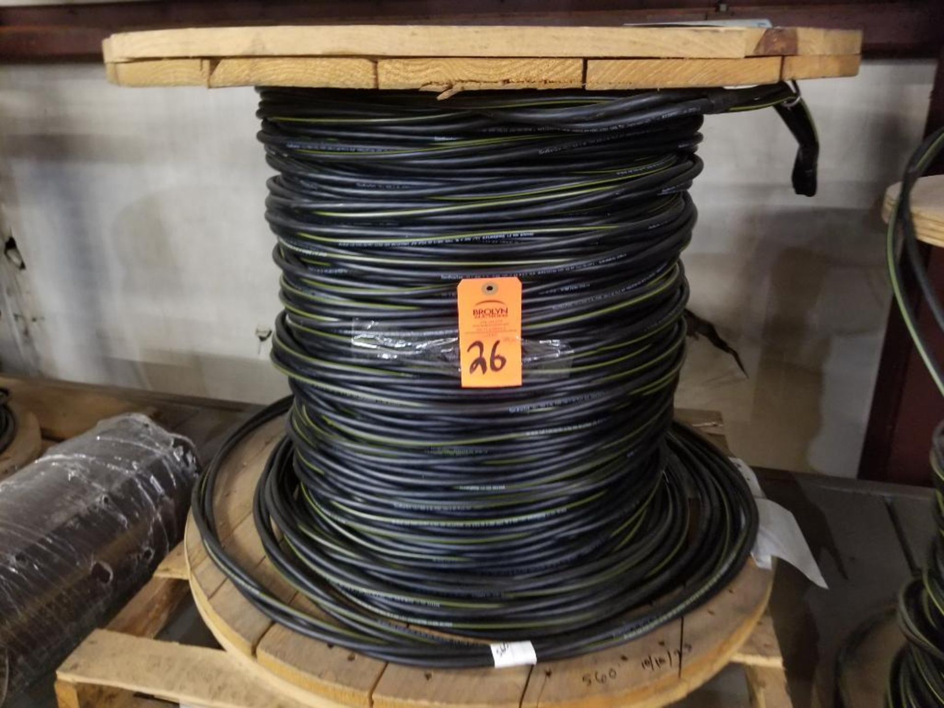Spool of Southwire. Awg 2 AL, type use-2 60 MILS. 600v.