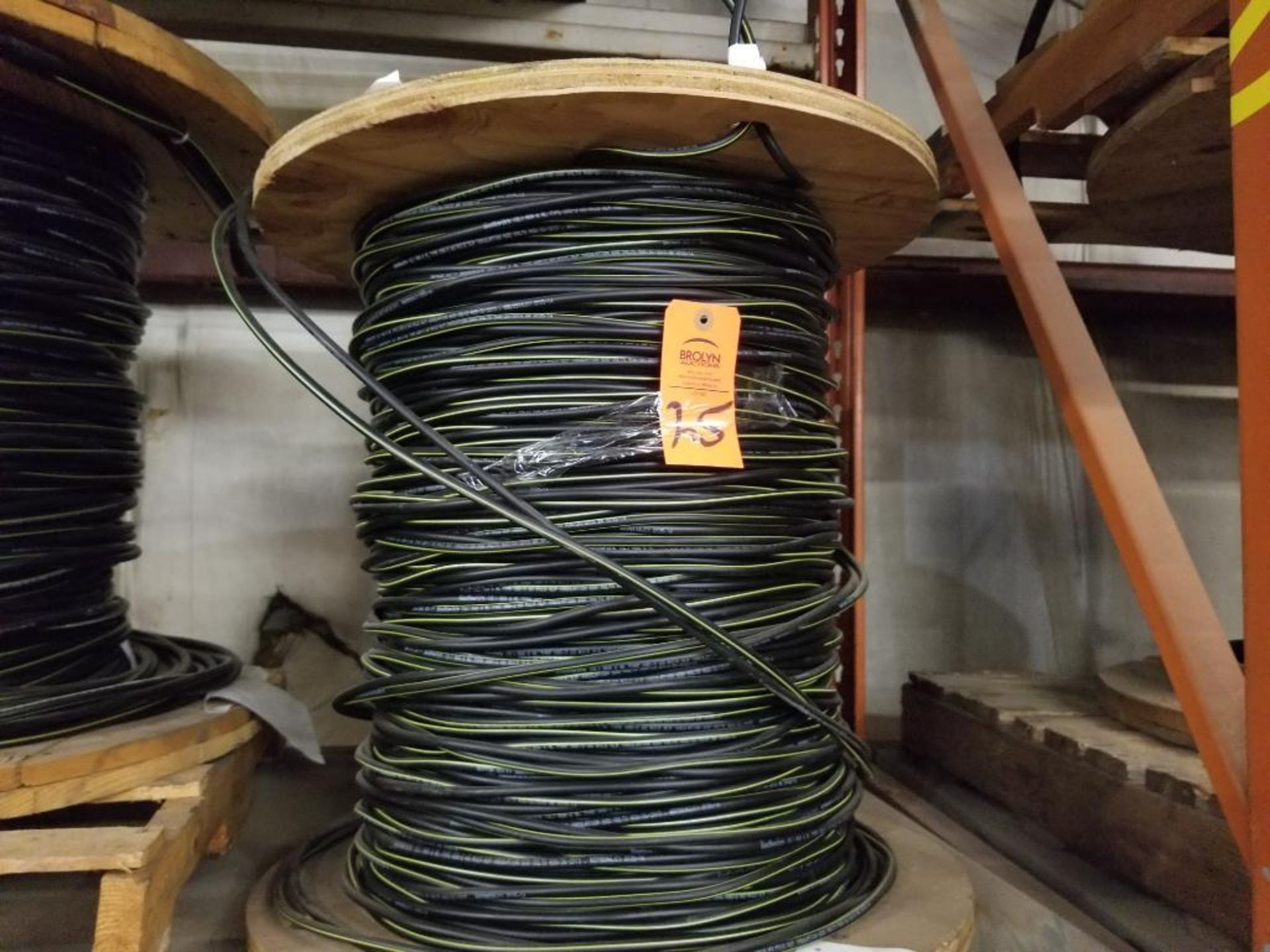 Spool of Southwire. Awg 6 AL, type use-2 60 MILS. 600v.