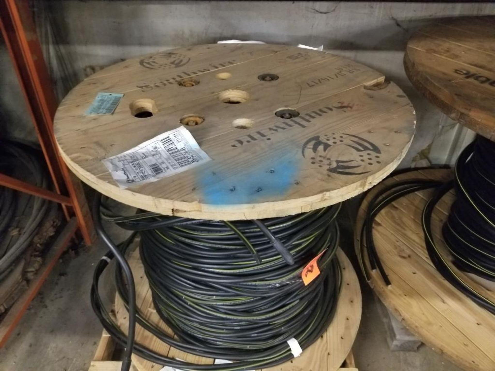 Spool of Southwire. Awg 1/0 AL, type use-2 60 MILS. 600v. - Image 7 of 8