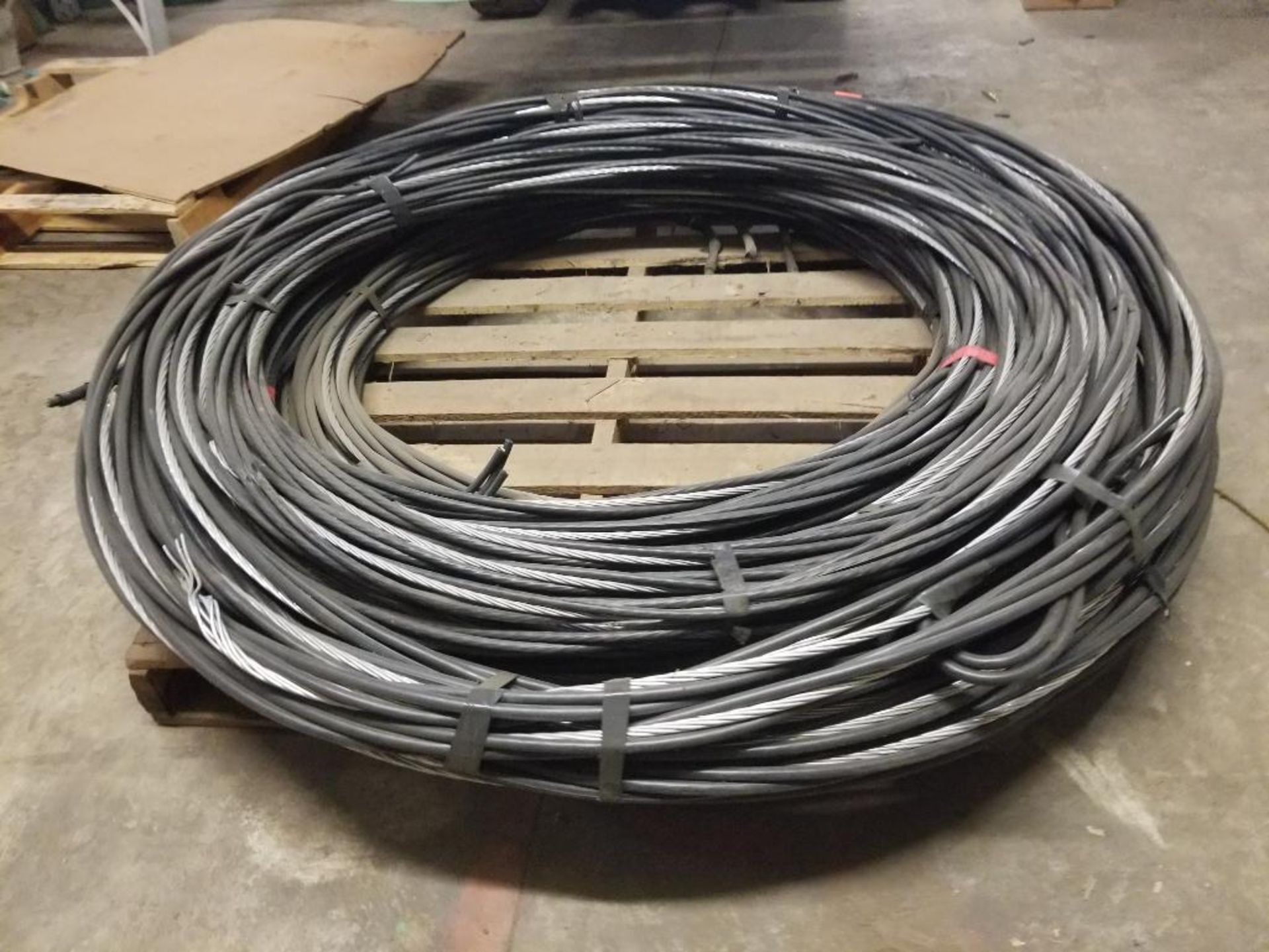Pallet of wire. - Image 3 of 7