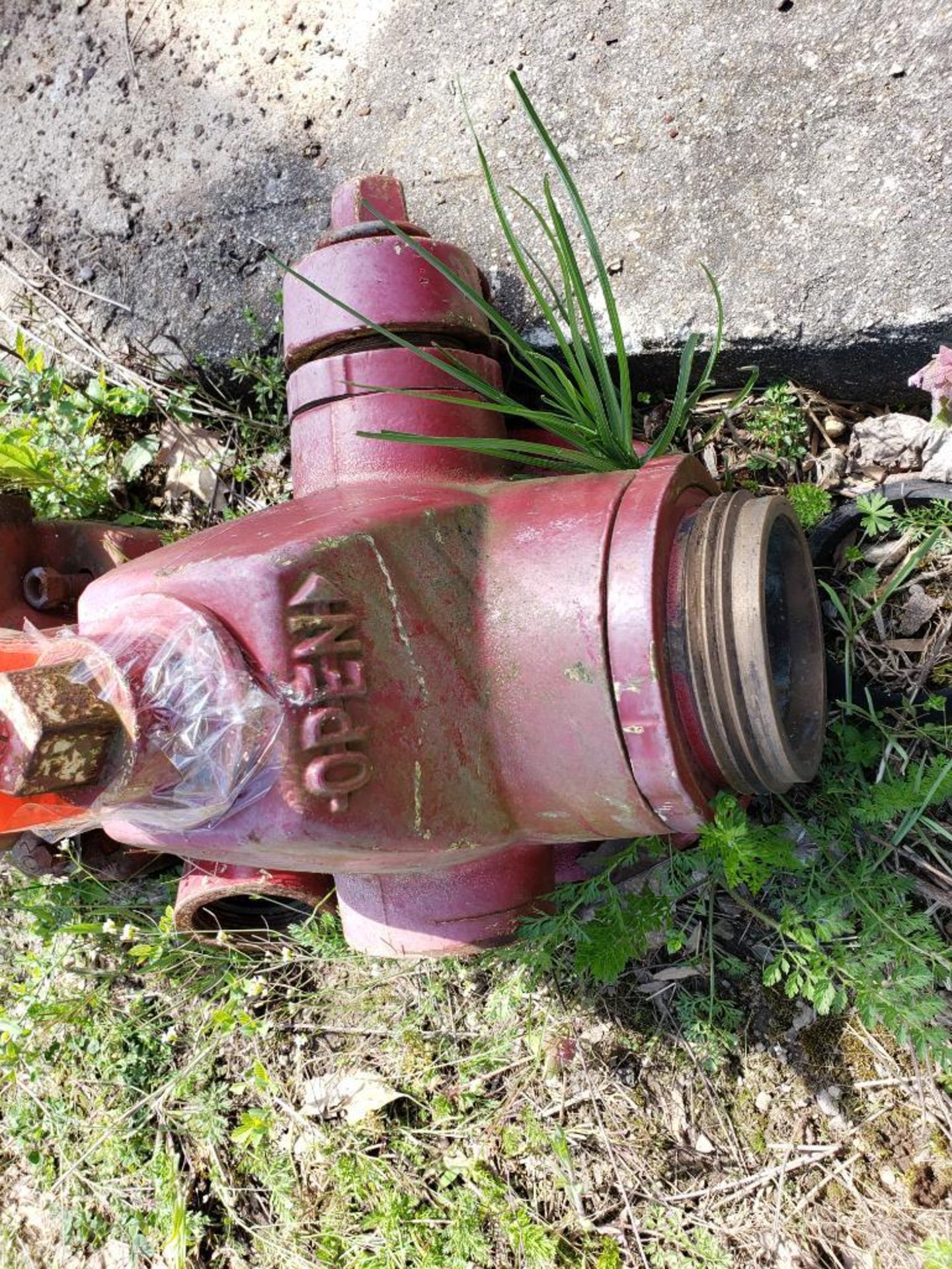 Qty 2 - Assorted fire hydrants. - Bild 6 aus 6