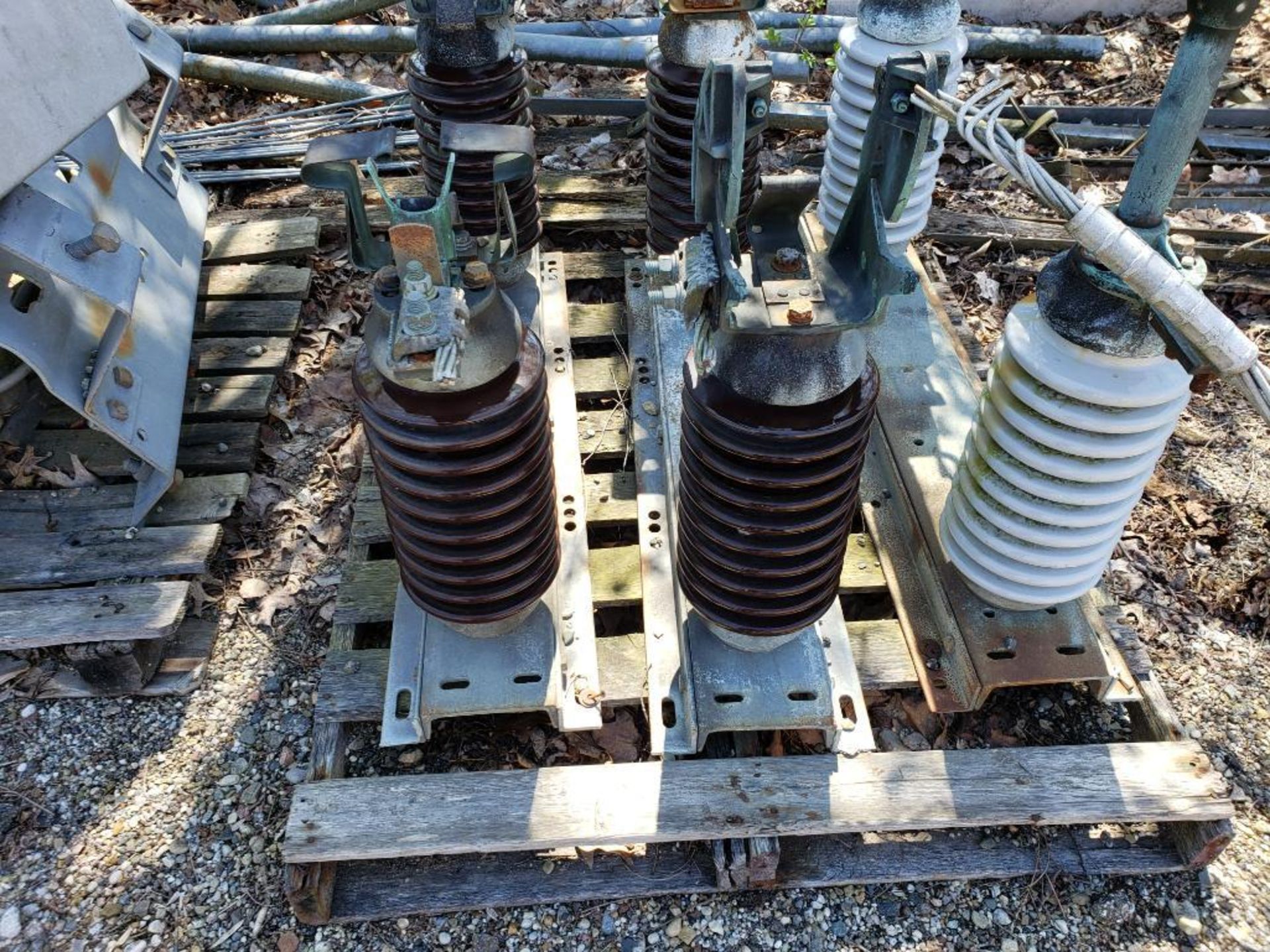 Skid of medium voltage fusible disconnects with isolators. - Image 6 of 6
