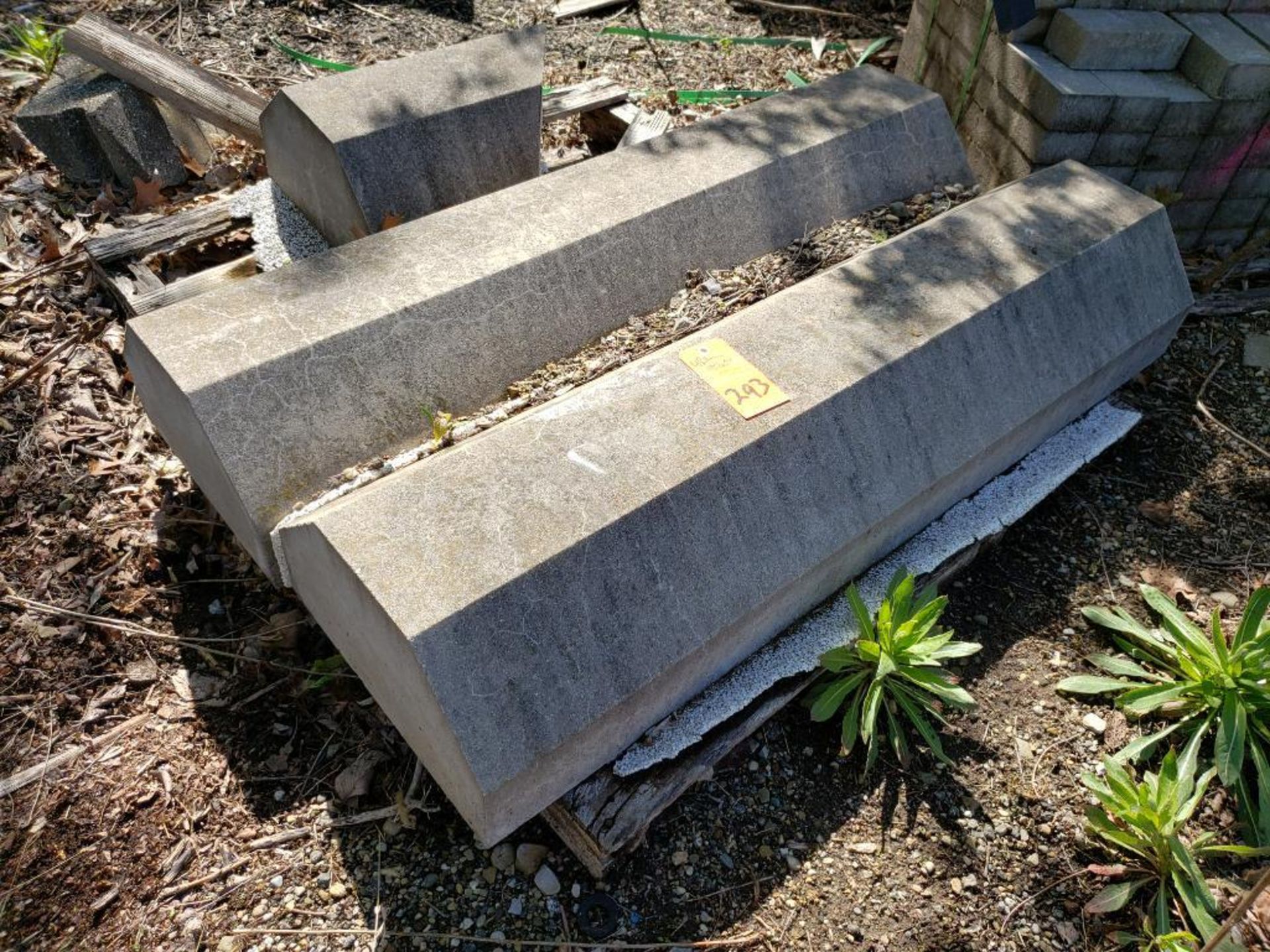 Pallet of assorted concrete curb blocks. . - Image 2 of 3