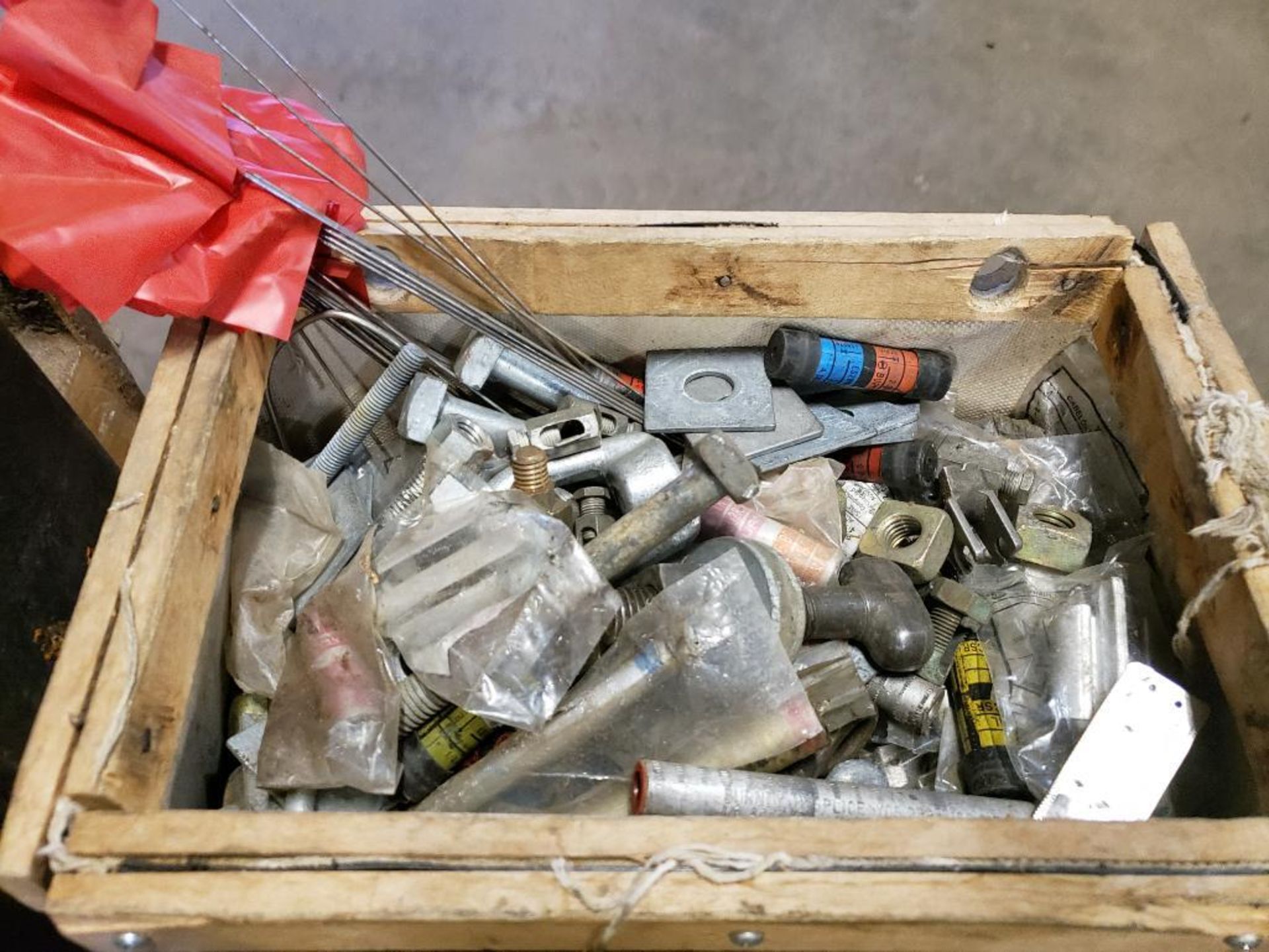 Pallet of assorted electrical and hardware. - Image 16 of 18