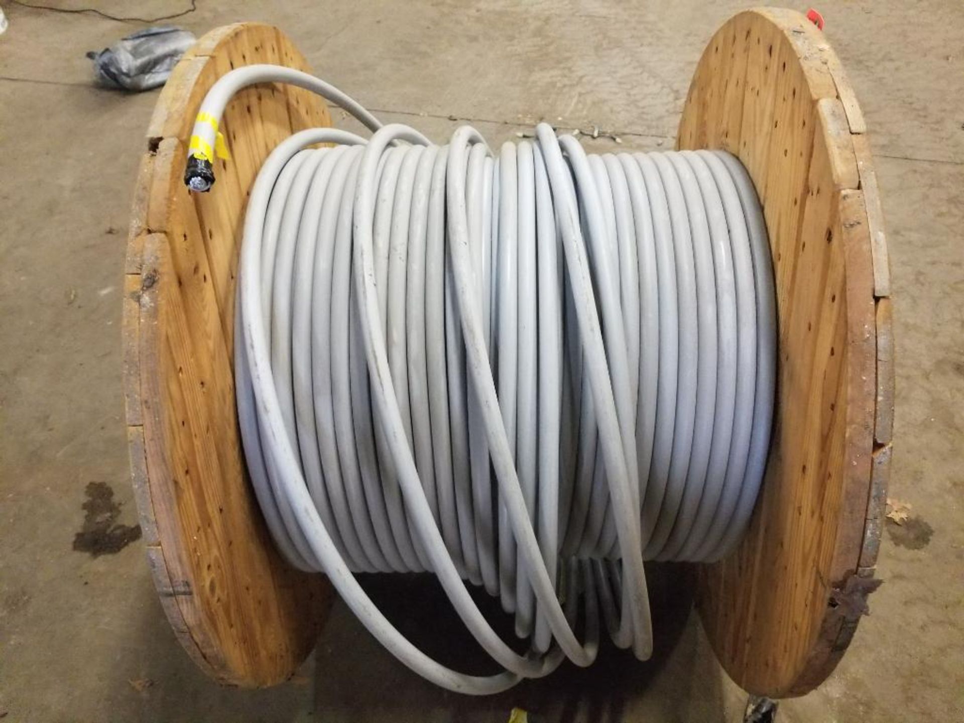 Spool of 15kV Hendrick spacer cable system wire 336, AAC-19X-PACT-15kV-75-3lyr. - Image 4 of 6