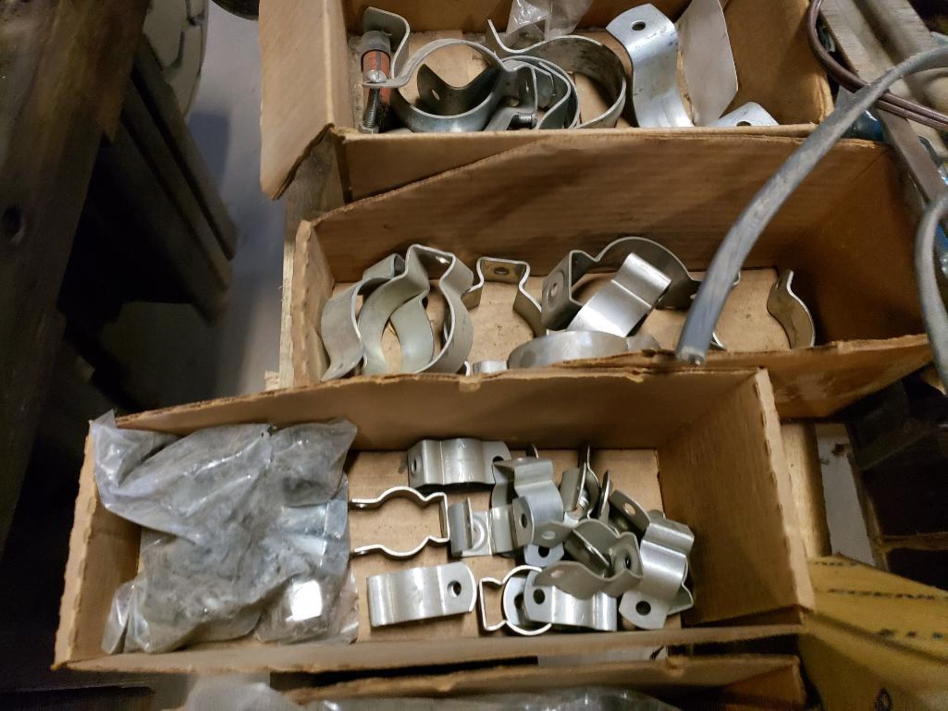 Pallet of assorted electrical and hardware. - Image 14 of 18